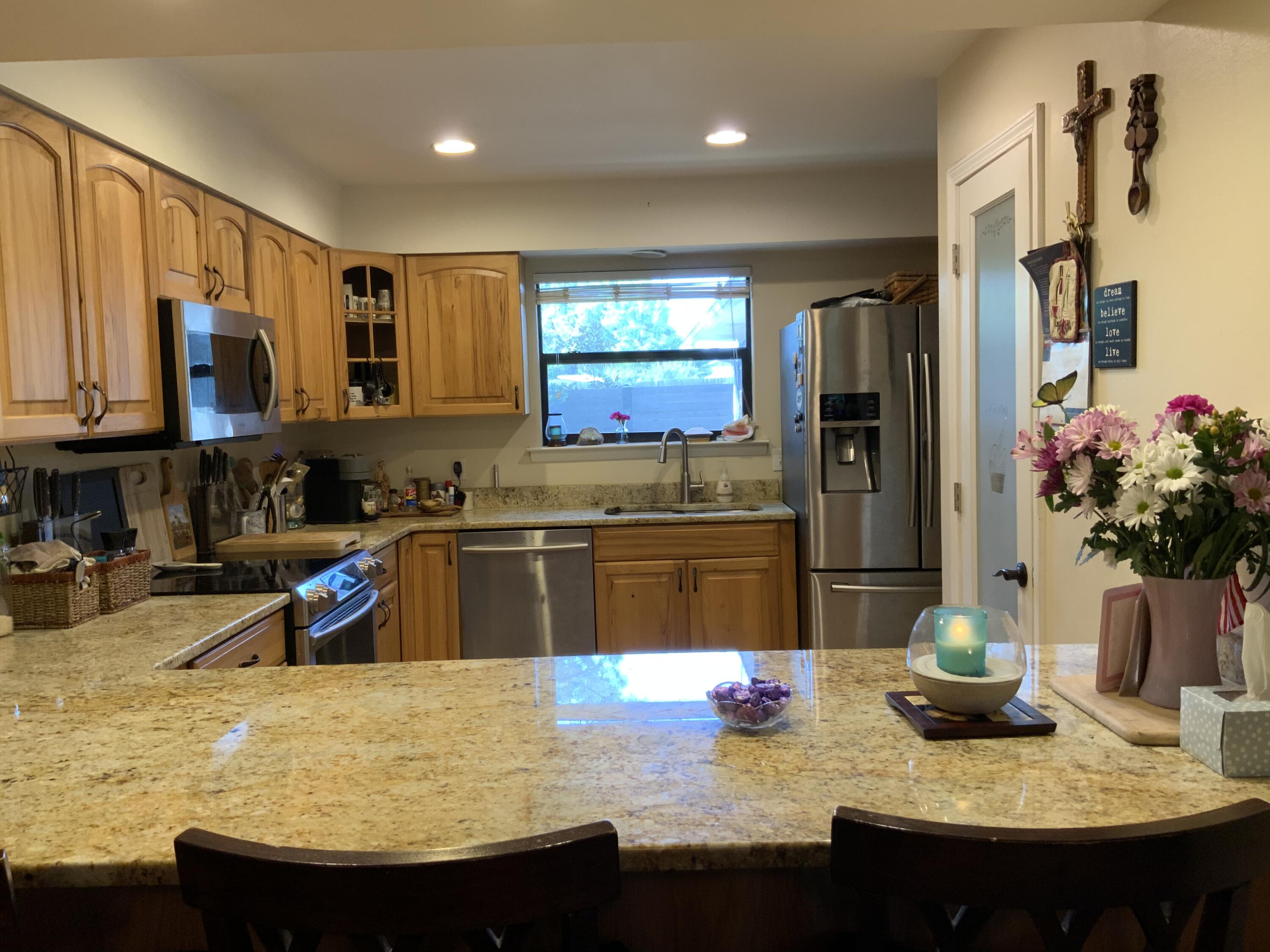 PINE SHADOWS T/H 1ST ADDN - Residential