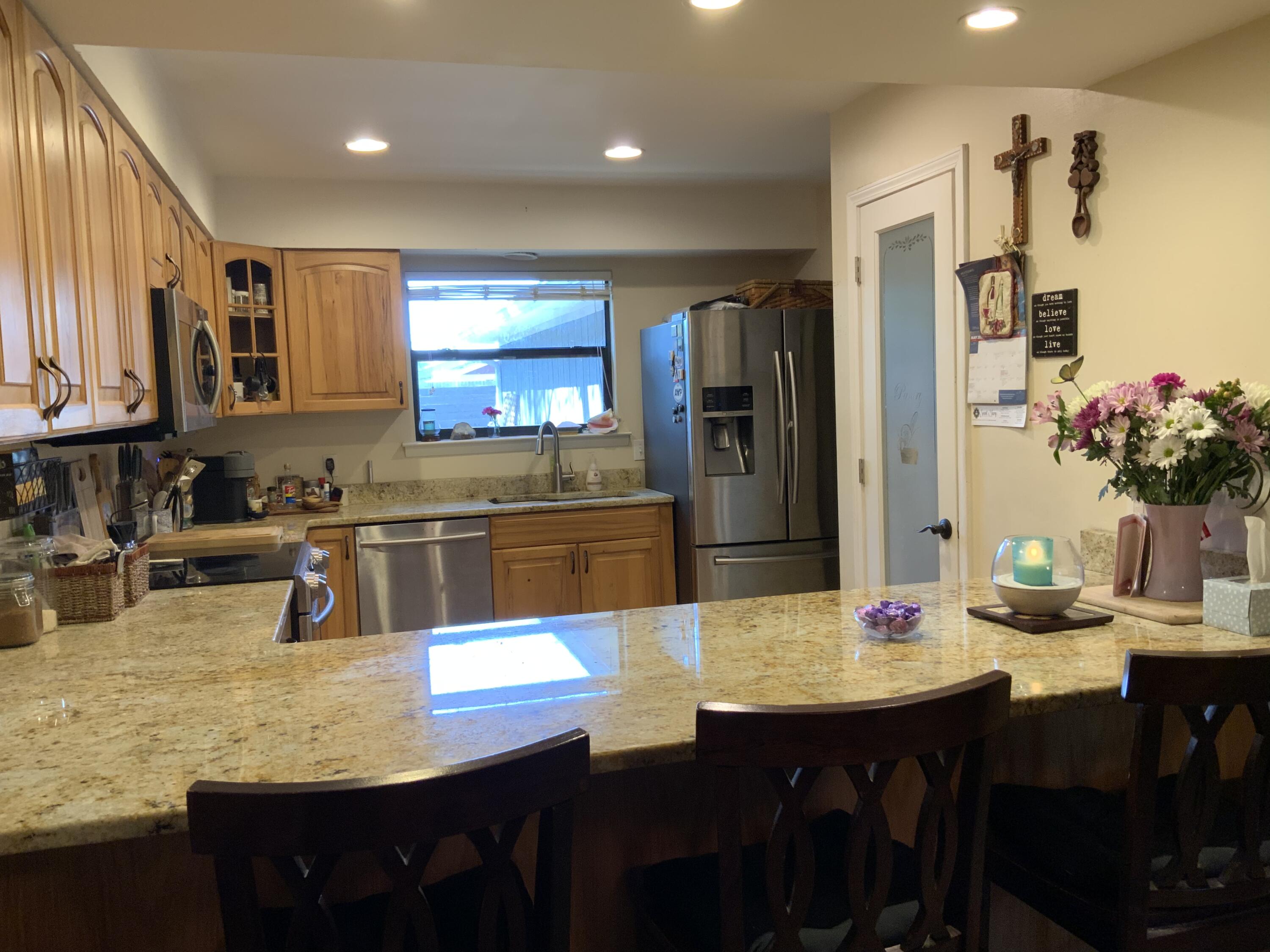 PINE SHADOWS T/H 1ST ADDN - Residential