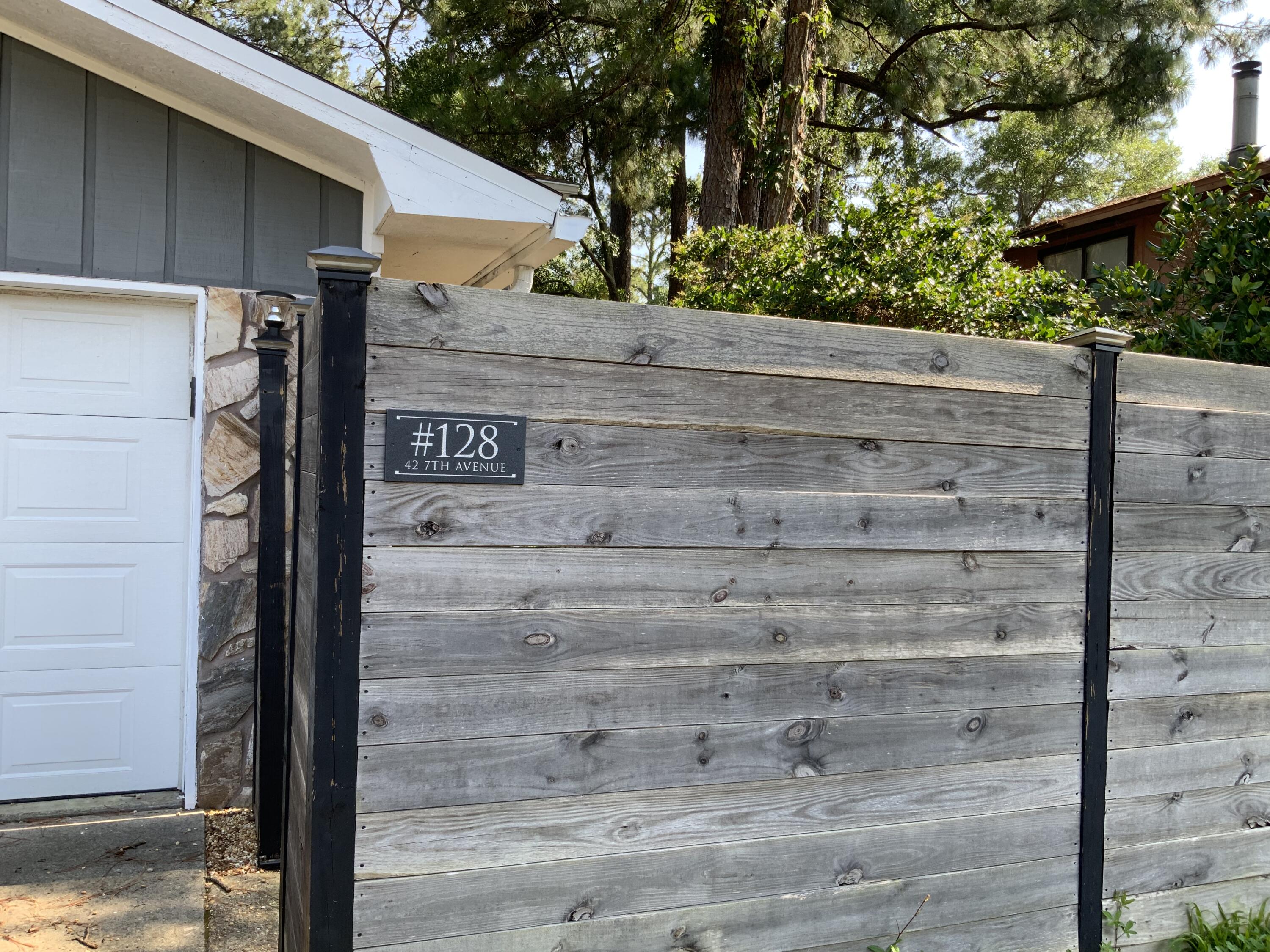 PINE SHADOWS T/H 1ST ADDN - Residential