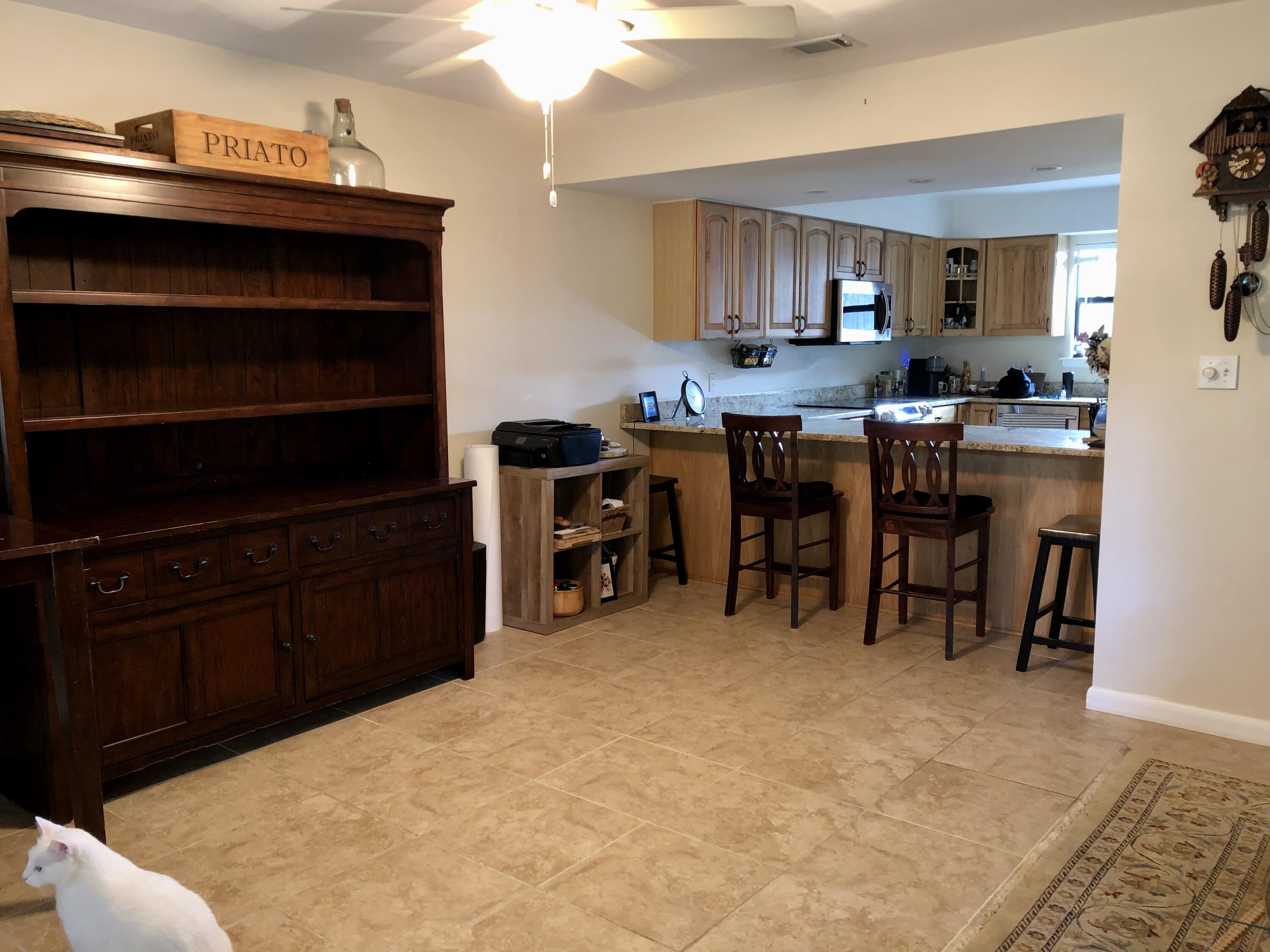 PINE SHADOWS T/H 1ST ADDN - Residential