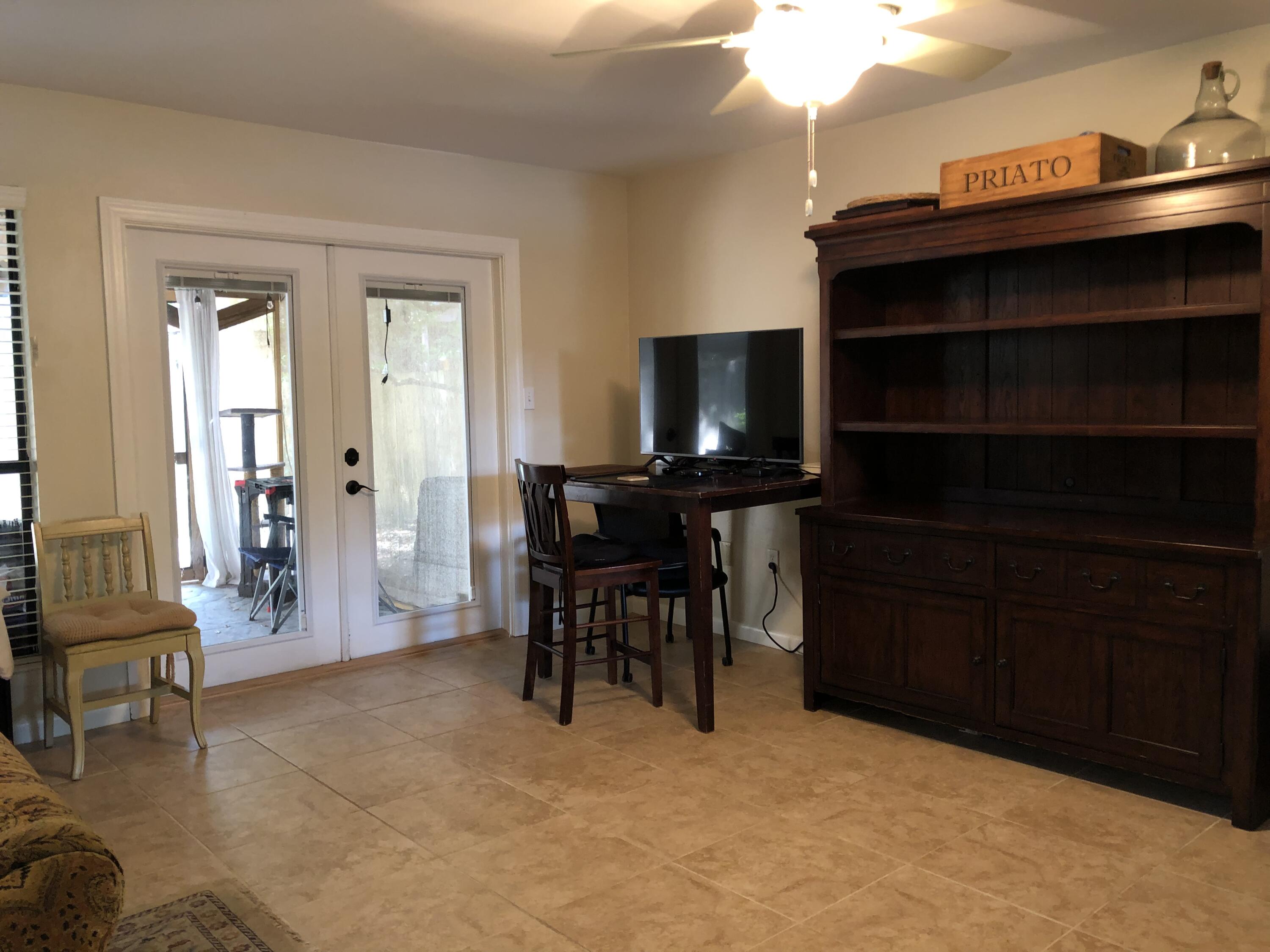 PINE SHADOWS T/H 1ST ADDN - Residential