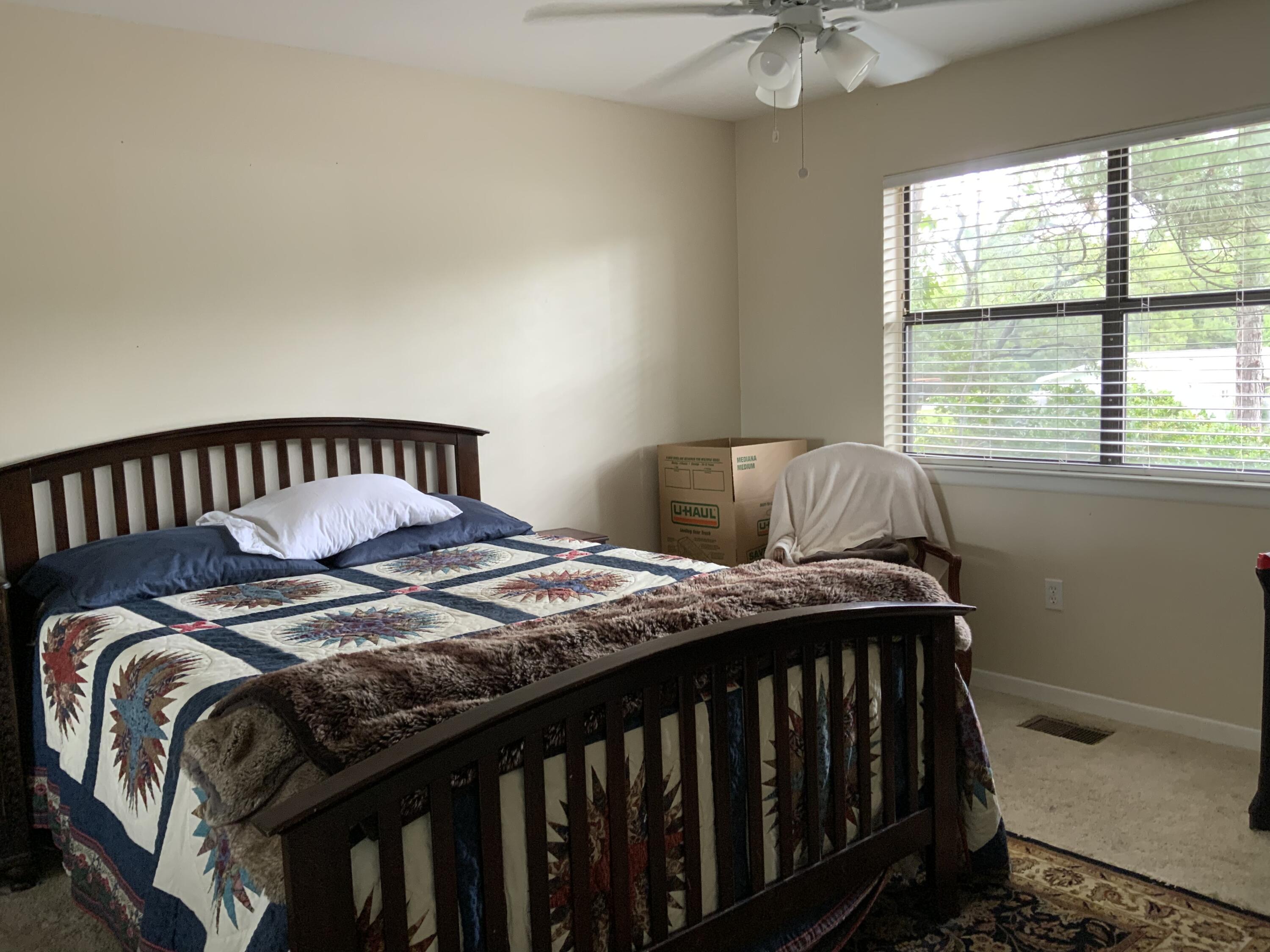 PINE SHADOWS T/H 1ST ADDN - Residential