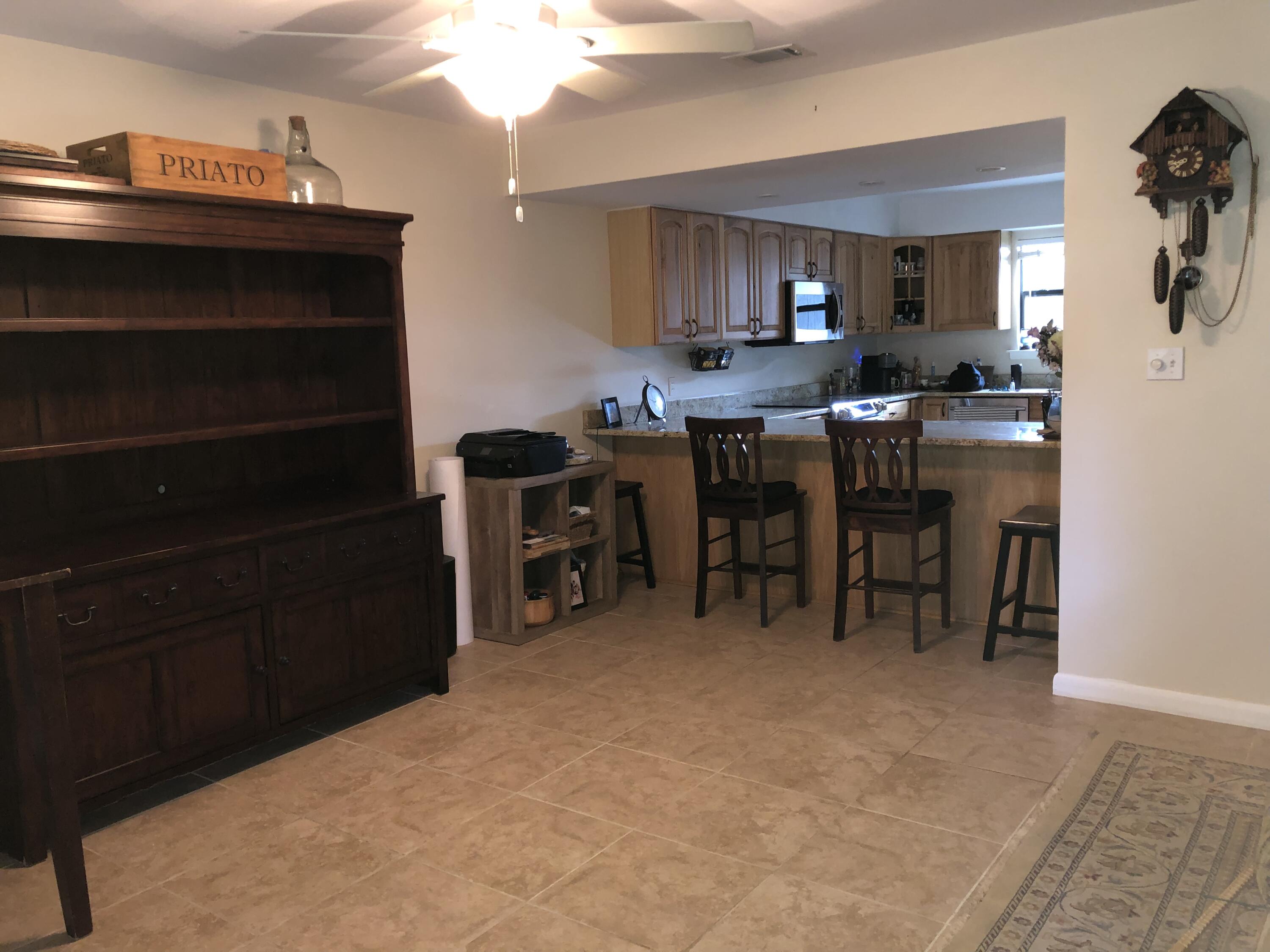 PINE SHADOWS T/H 1ST ADDN - Residential