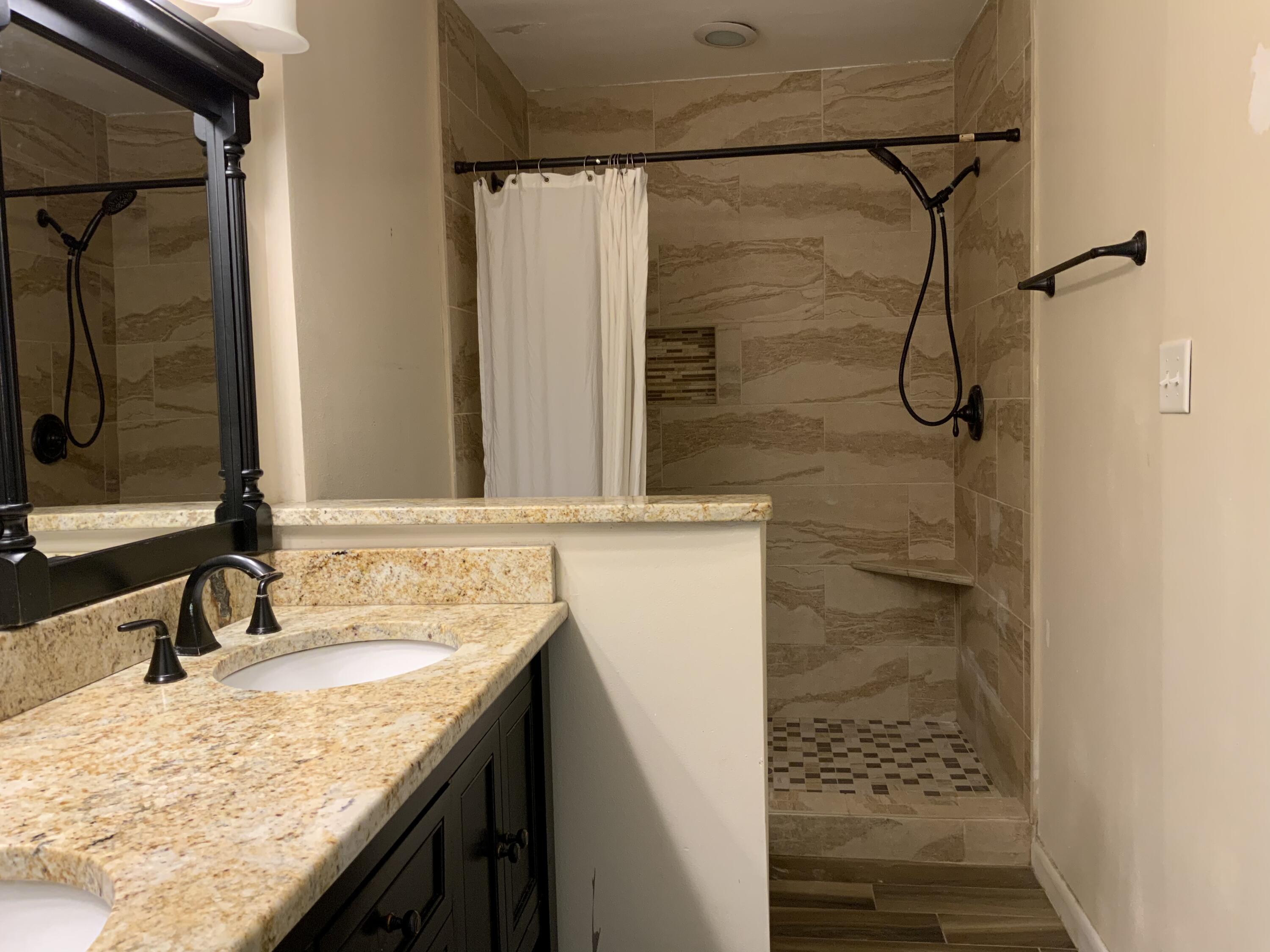 PINE SHADOWS T/H 1ST ADDN - Residential