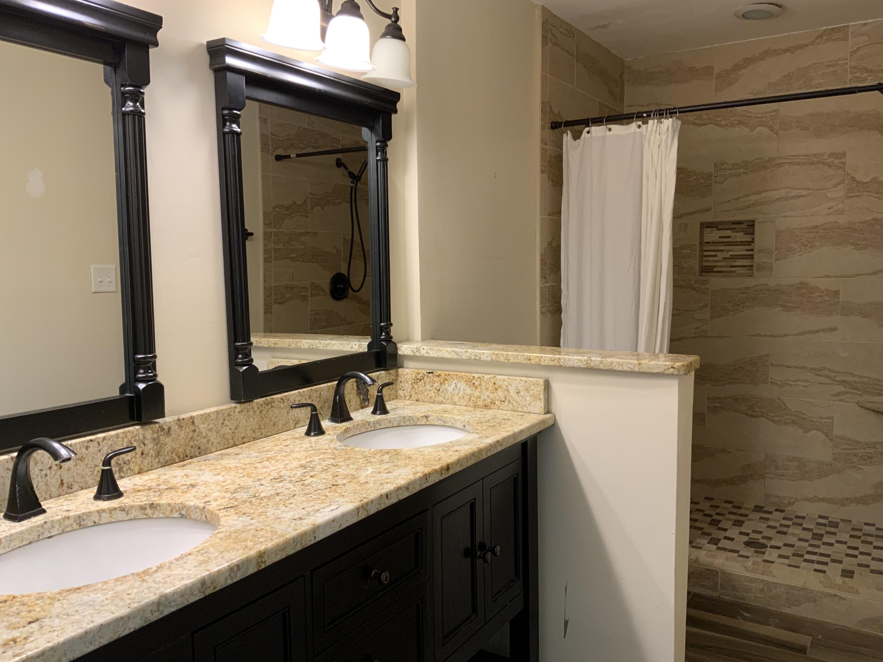 PINE SHADOWS T/H 1ST ADDN - Residential