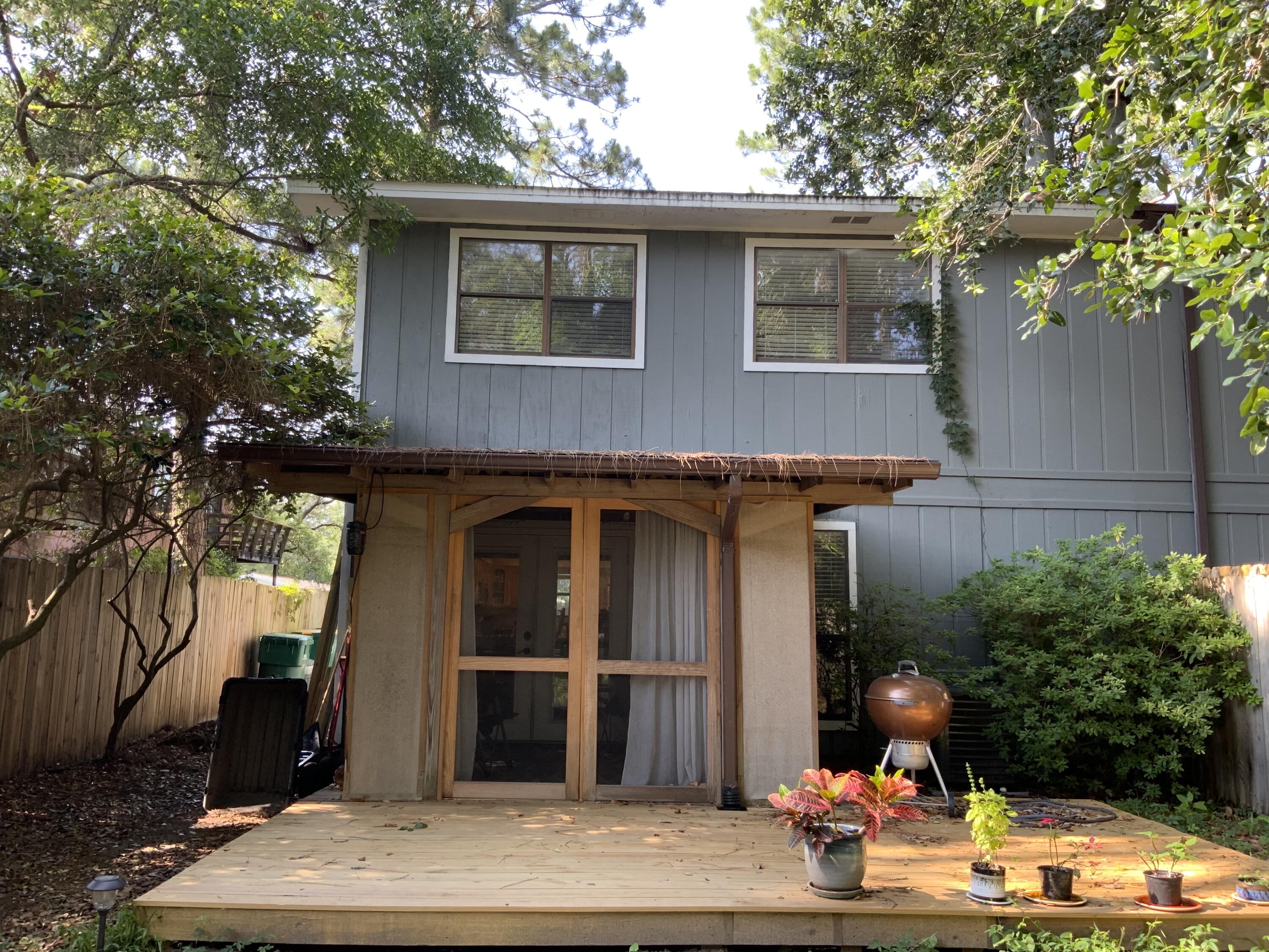 PINE SHADOWS T/H 1ST ADDN - Residential