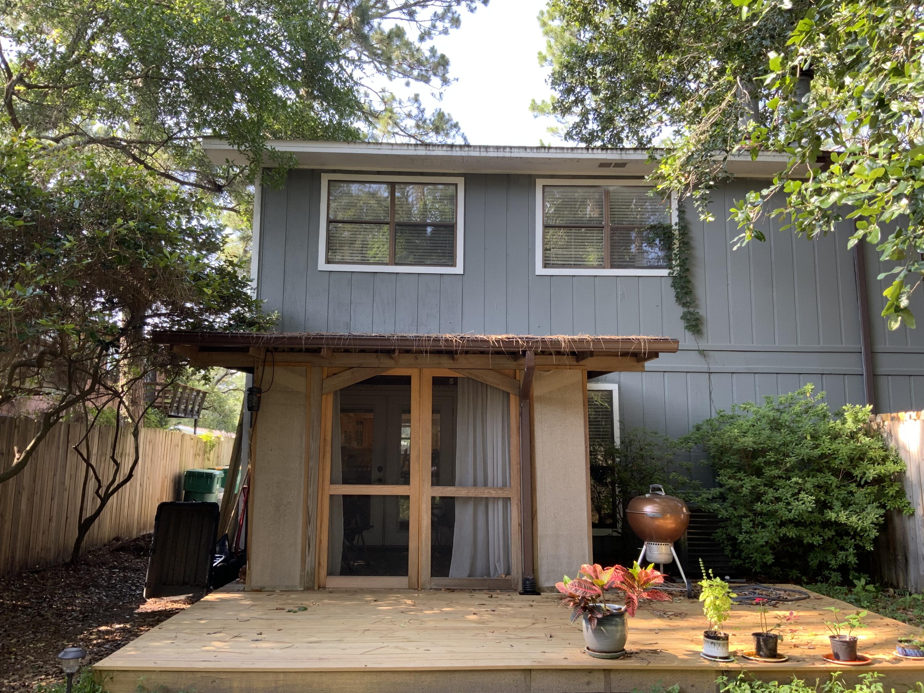 PINE SHADOWS T/H 1ST ADDN - Residential