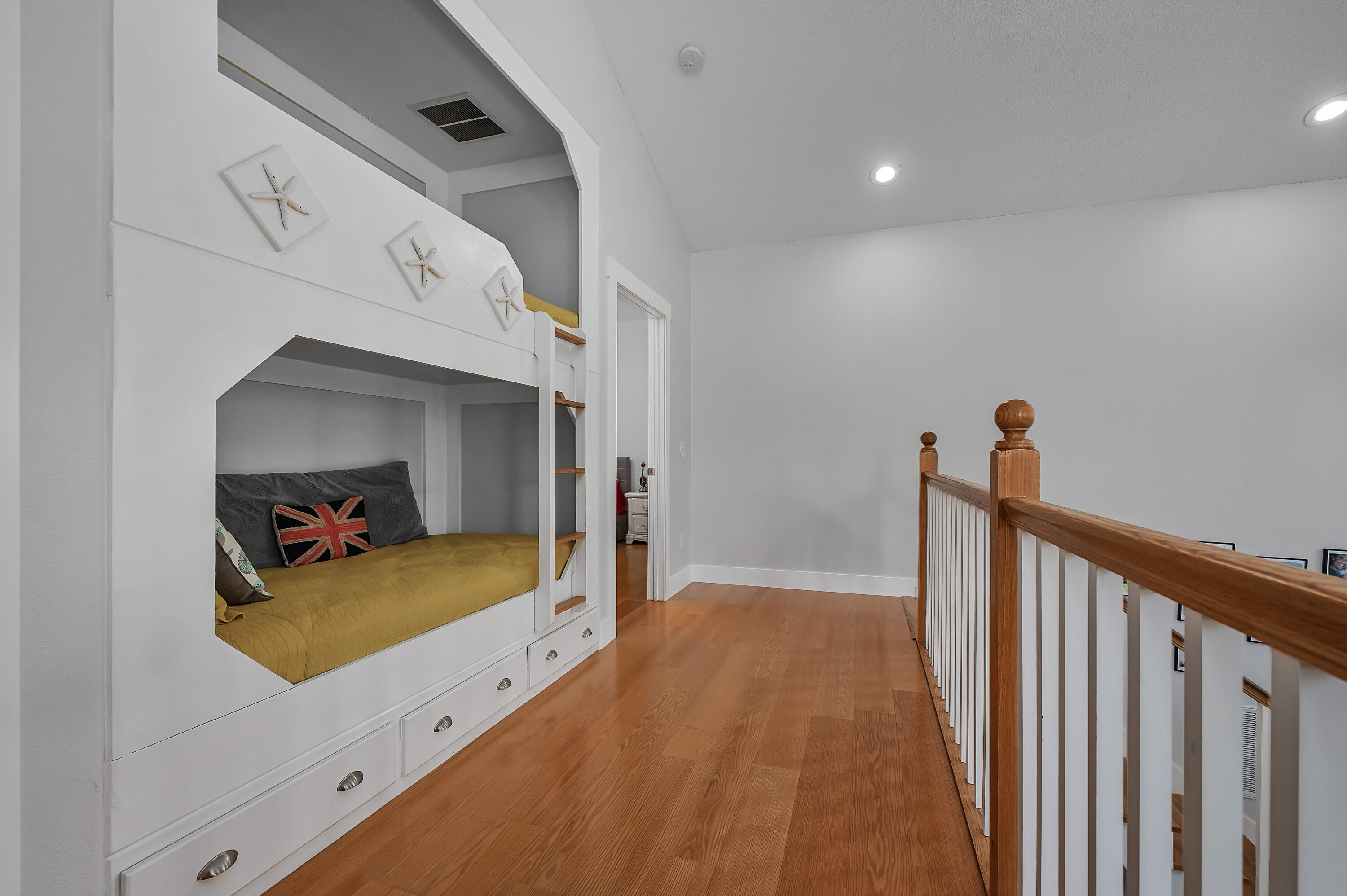 MAGNOLIA HARBOR - Residential