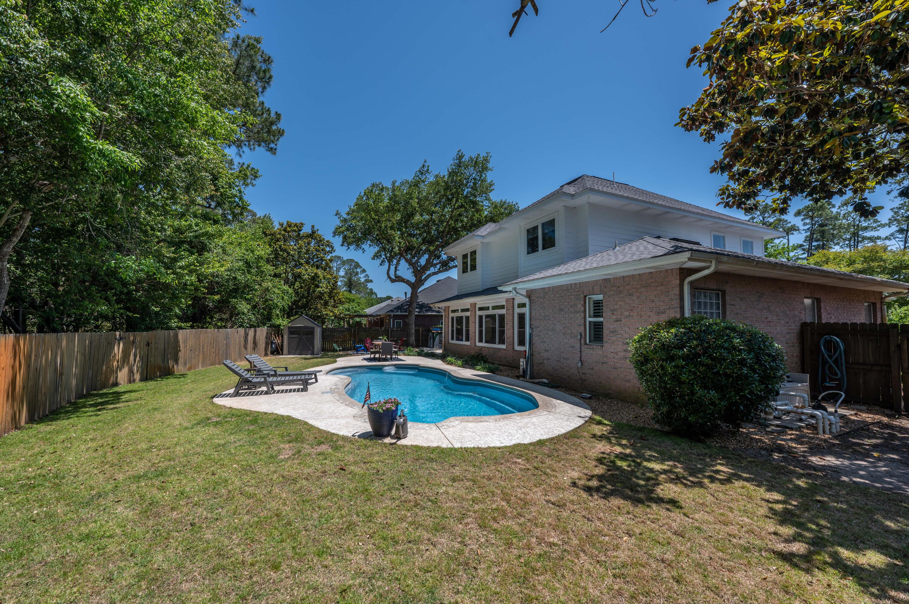 MAGNOLIA HARBOR - Residential