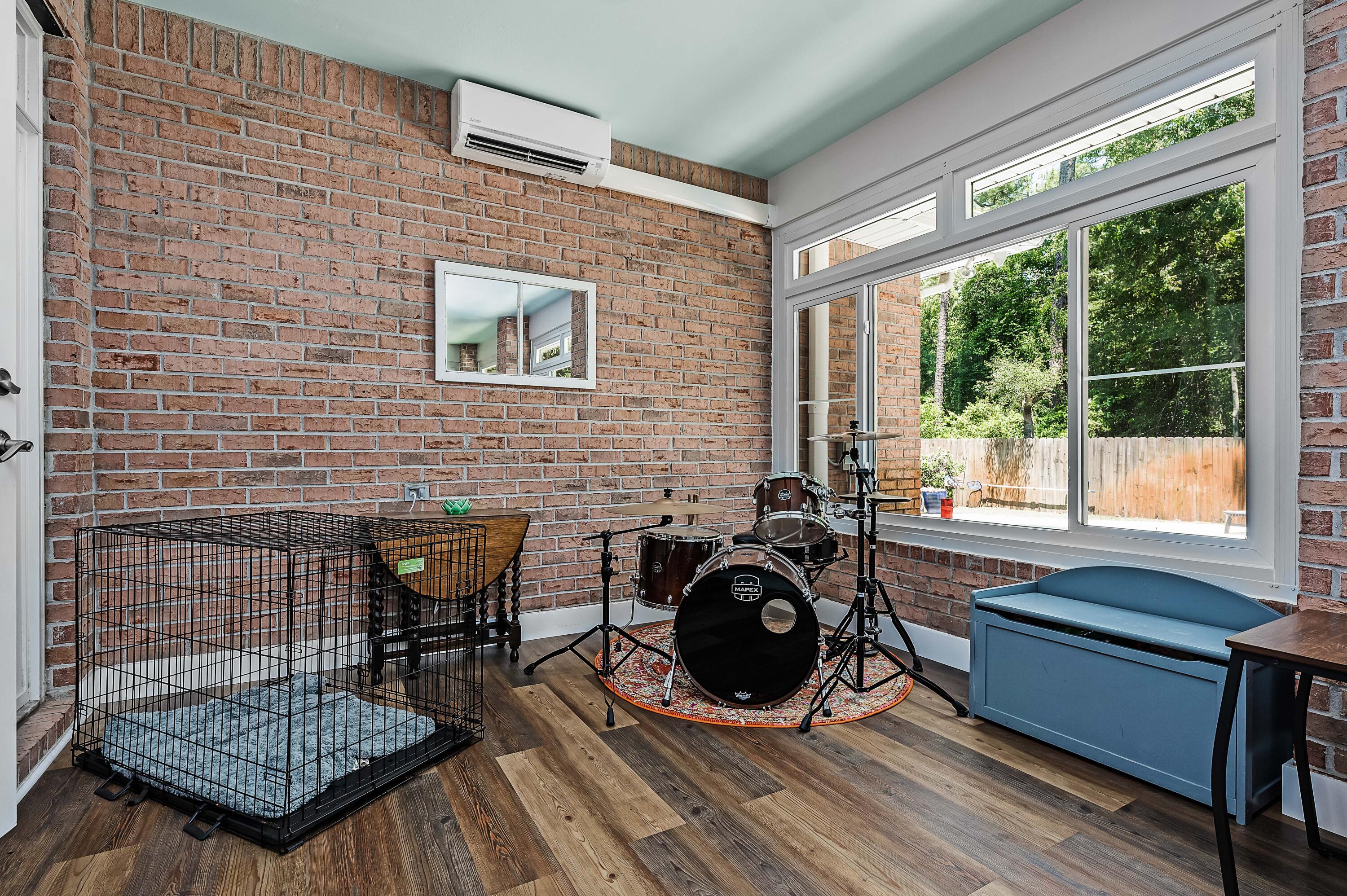 MAGNOLIA HARBOR - Residential