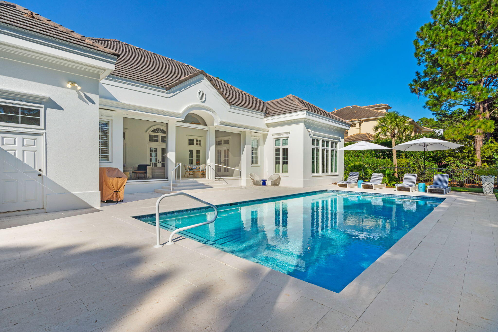 BURNT PINE - Residential