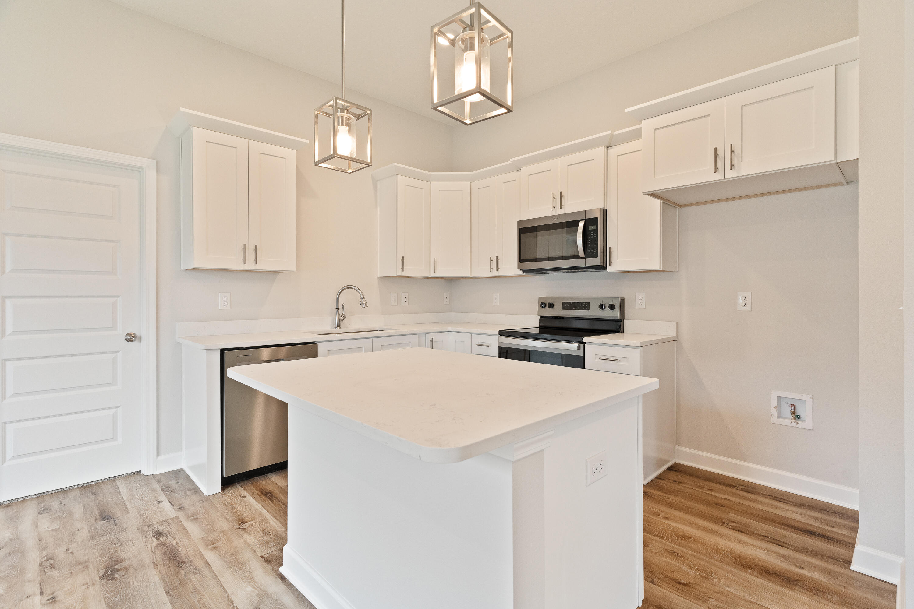 SOUTHERN DAY CHATEAU - Residential