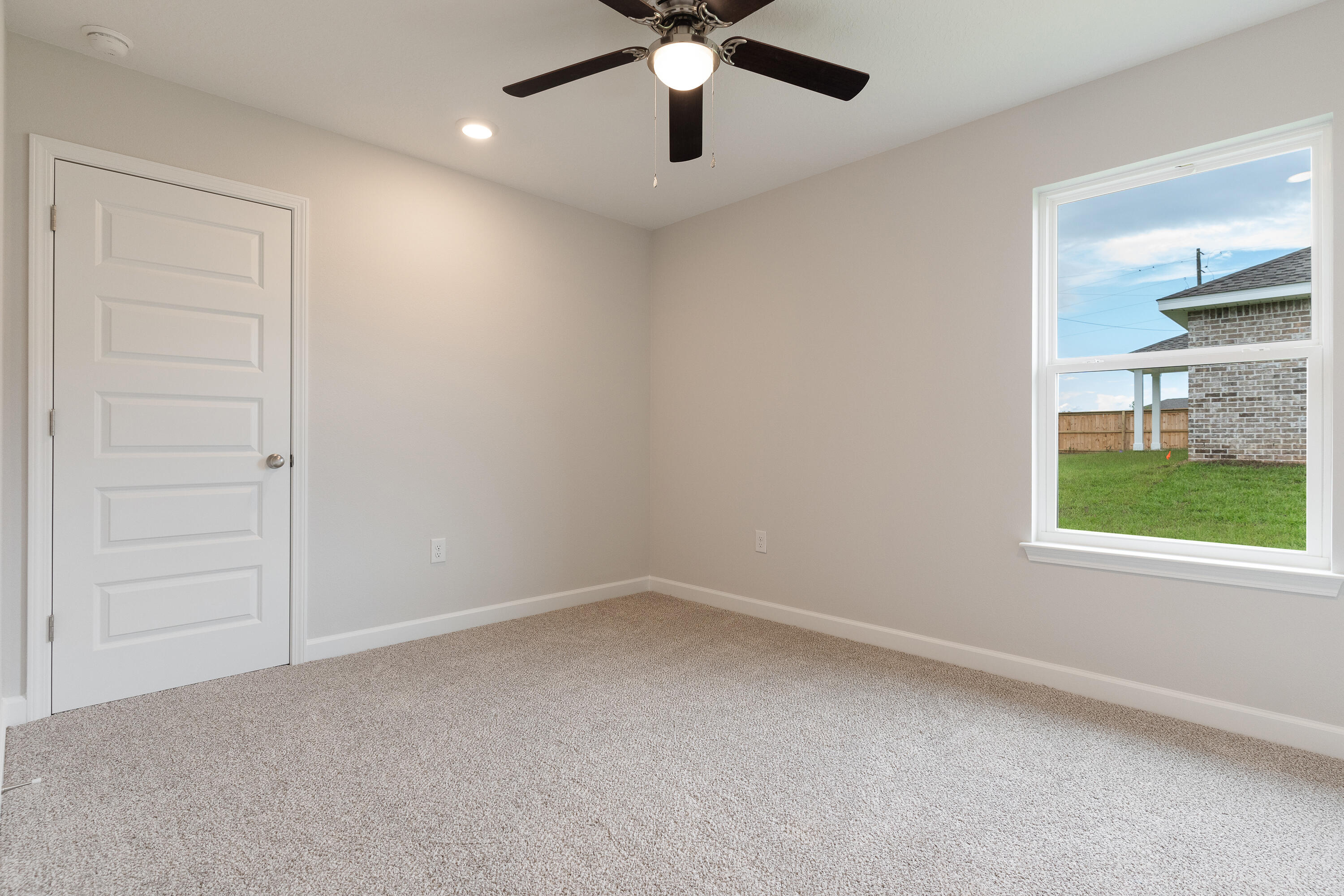 SOUTHERN DAY CHATEAU - Residential