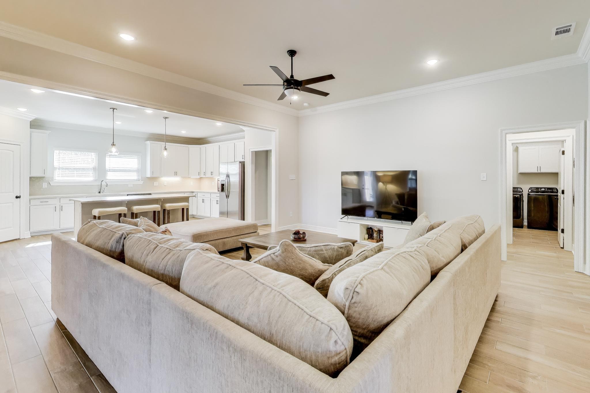 HAMMOCK BAY - BIRD SONG - Residential