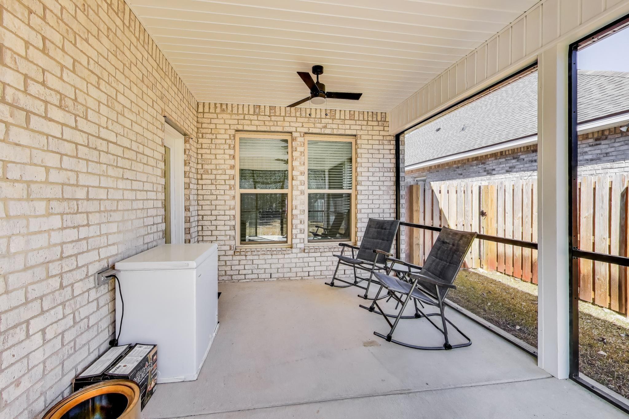 HAMMOCK BAY - BIRD SONG - Residential