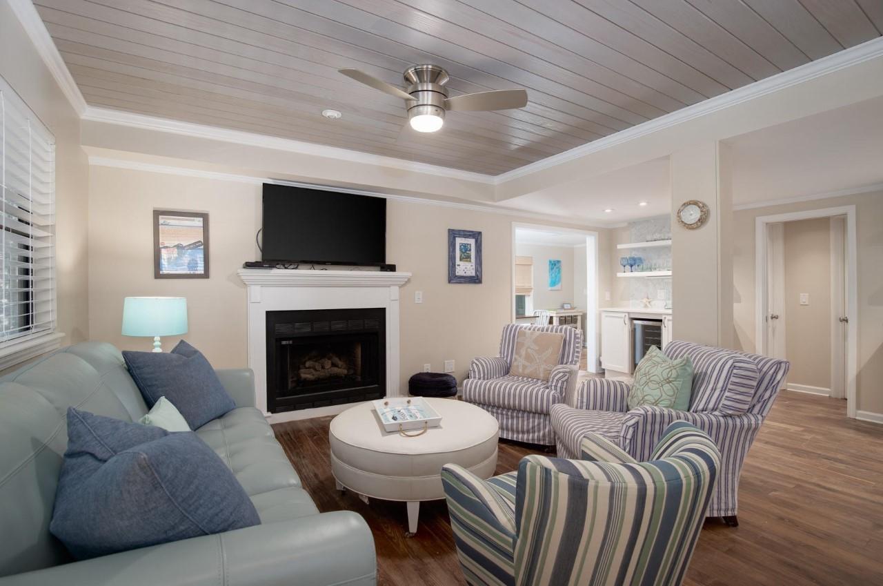 SEAGROVE 1ST ADDN - Residential