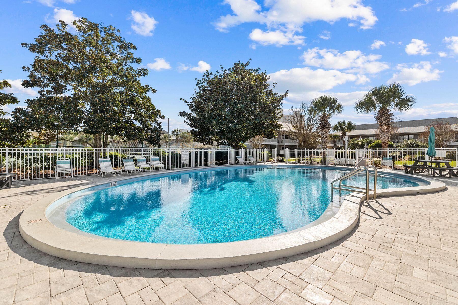 BEACHWOOD VILLAS CONDO - Residential