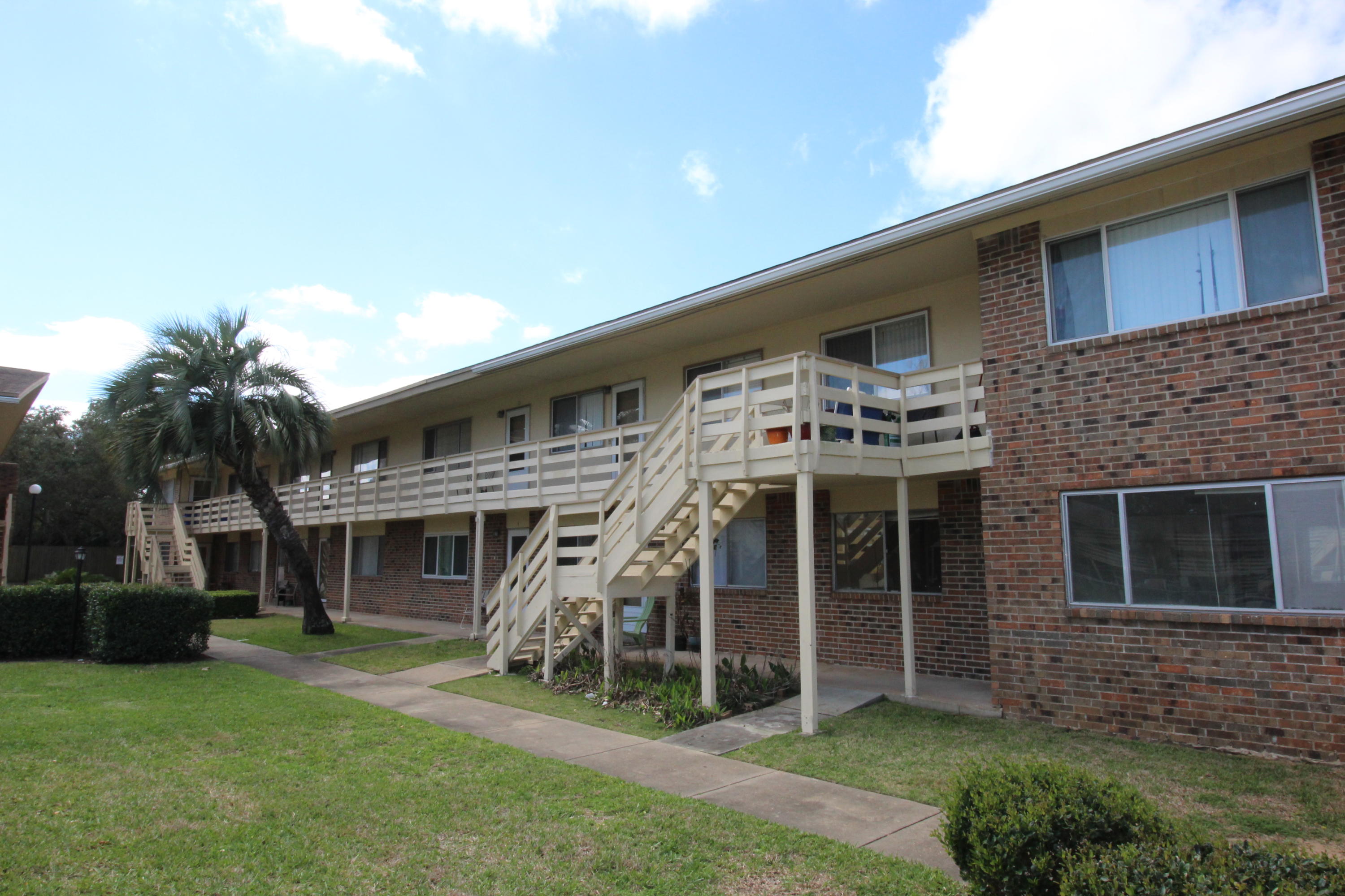 BAYVIEW WATERS CONDO - Residential