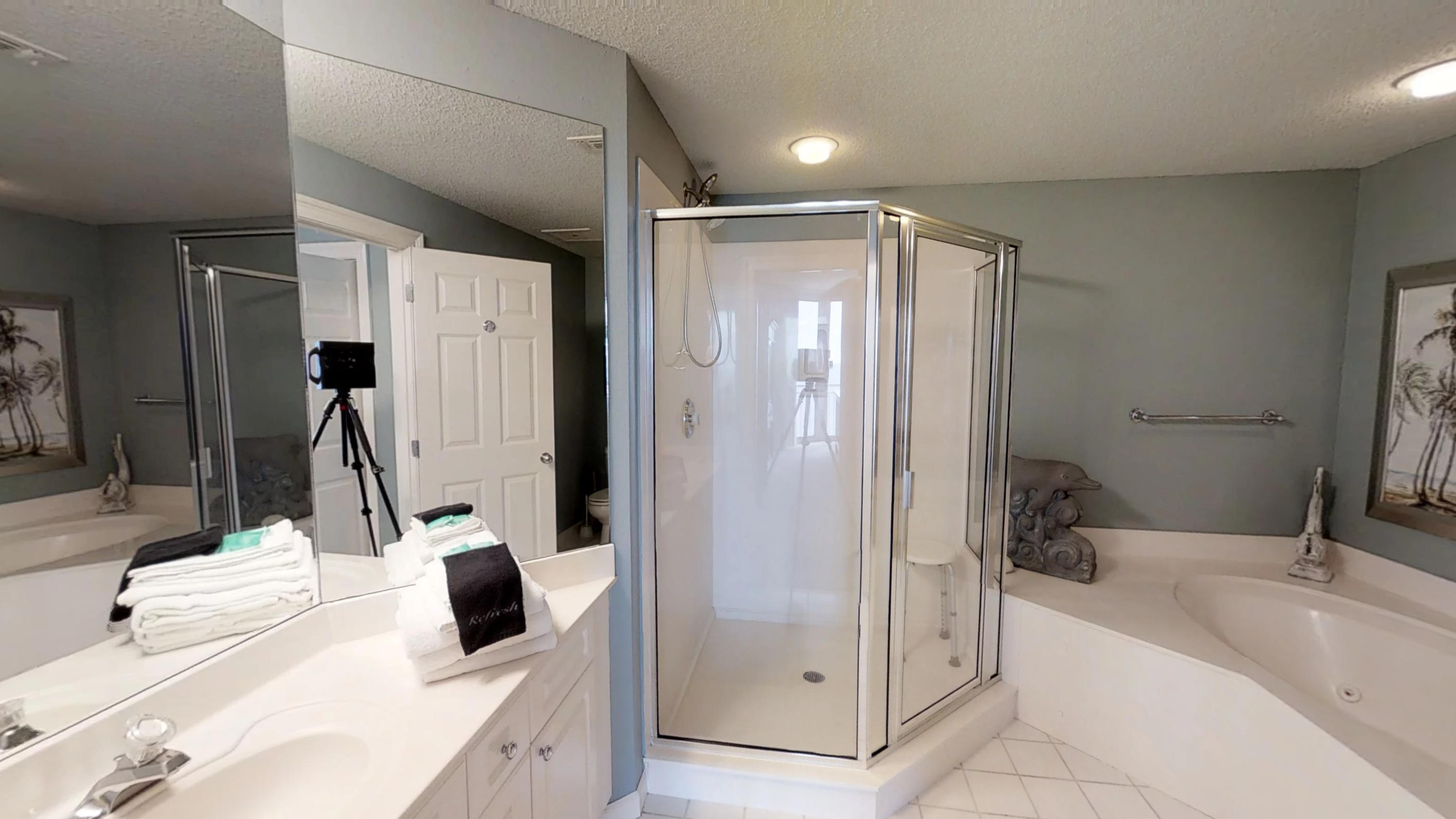 PEARL OF NAVARRE (THE) - Residential