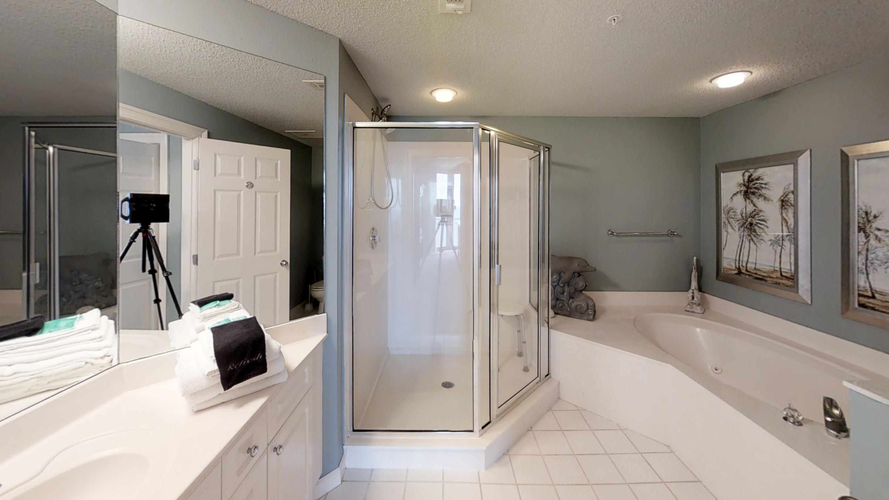 PEARL OF NAVARRE (THE) - Residential