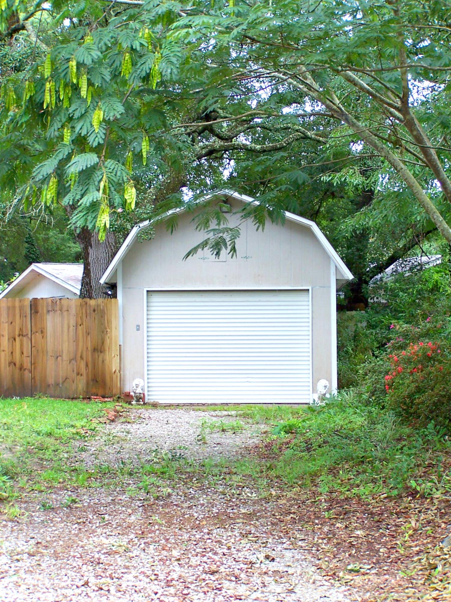 VALPARISO PLAT #16 LOT 13 BLK 3 - Residential