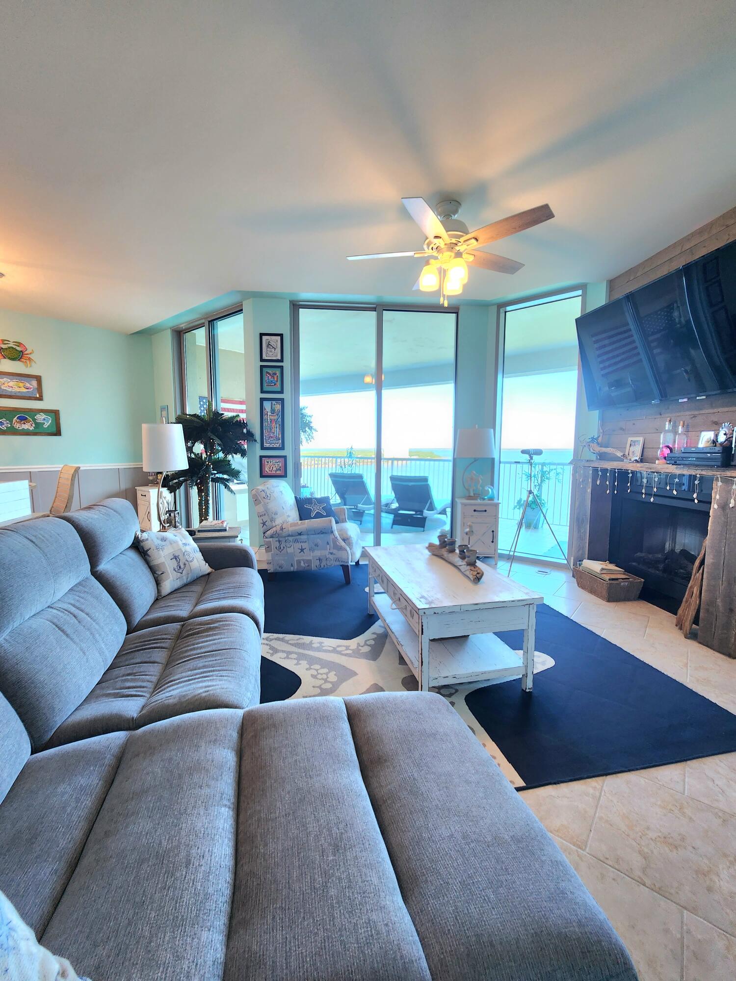 MARINA LANDING - Residential