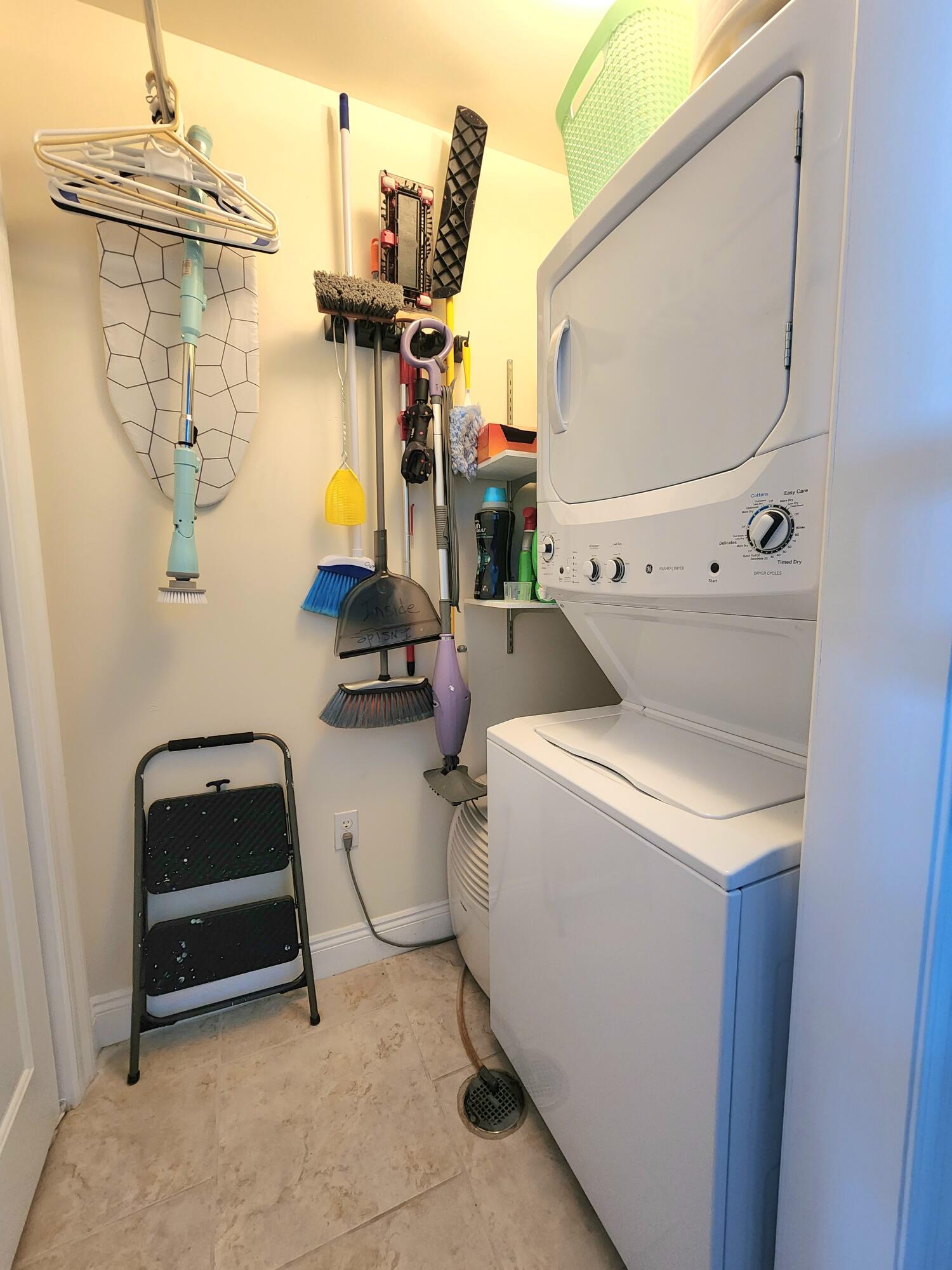 MARINA LANDING - Residential