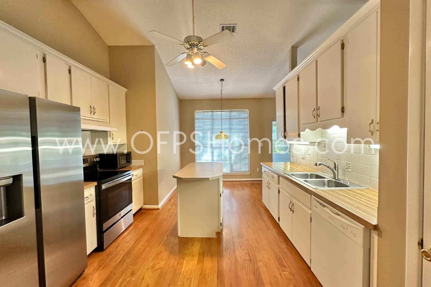 PARKWOOD LANE BLUEWATER BAY - Residential Lease