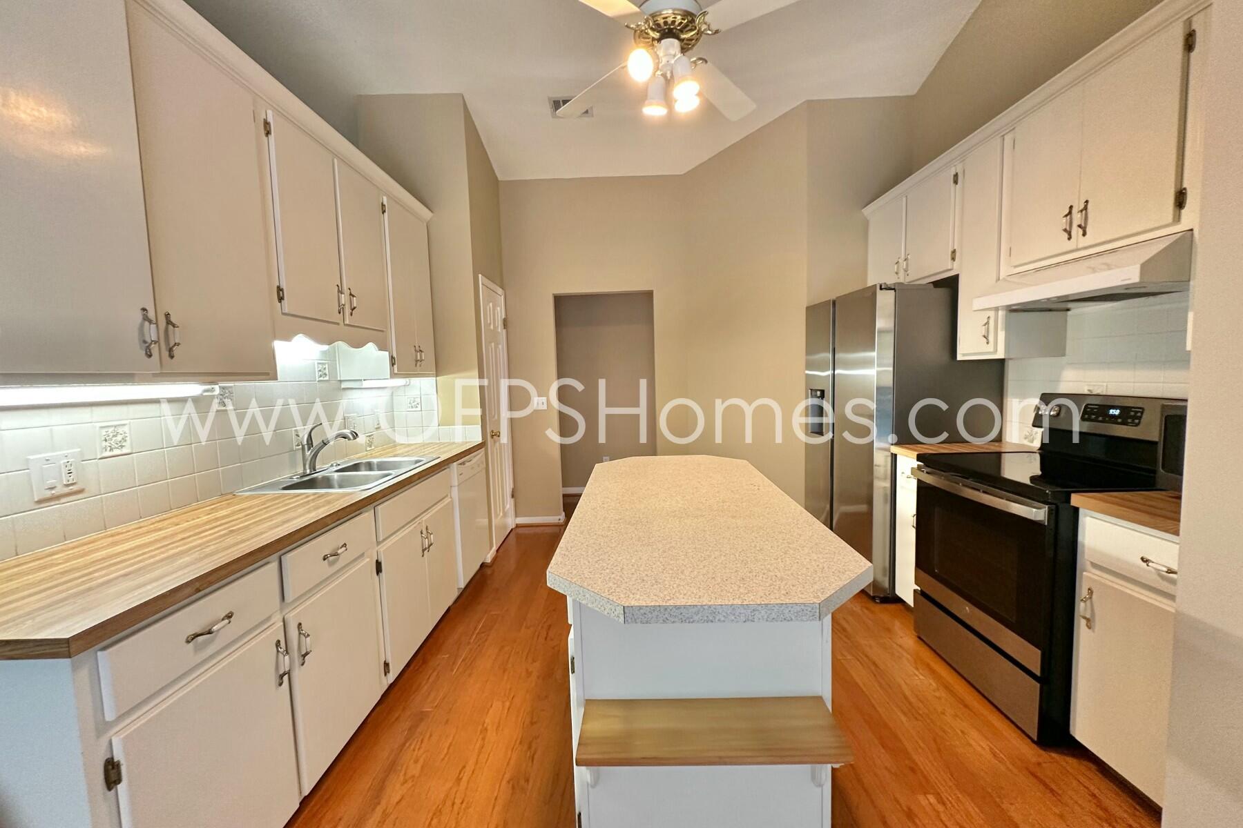 PARKWOOD LANE BLUEWATER BAY - Residential Lease