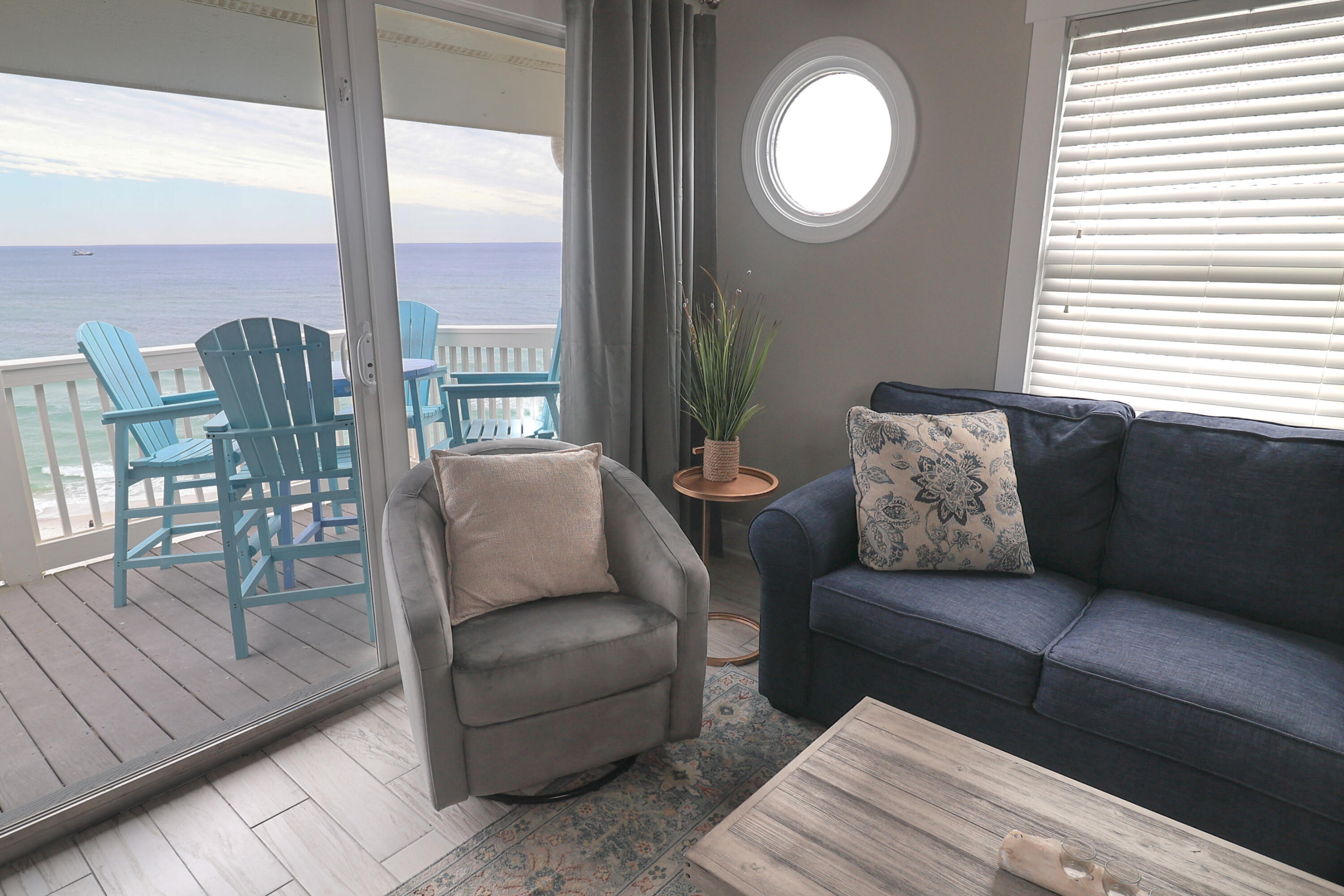 MISTRAL CONDO - Residential