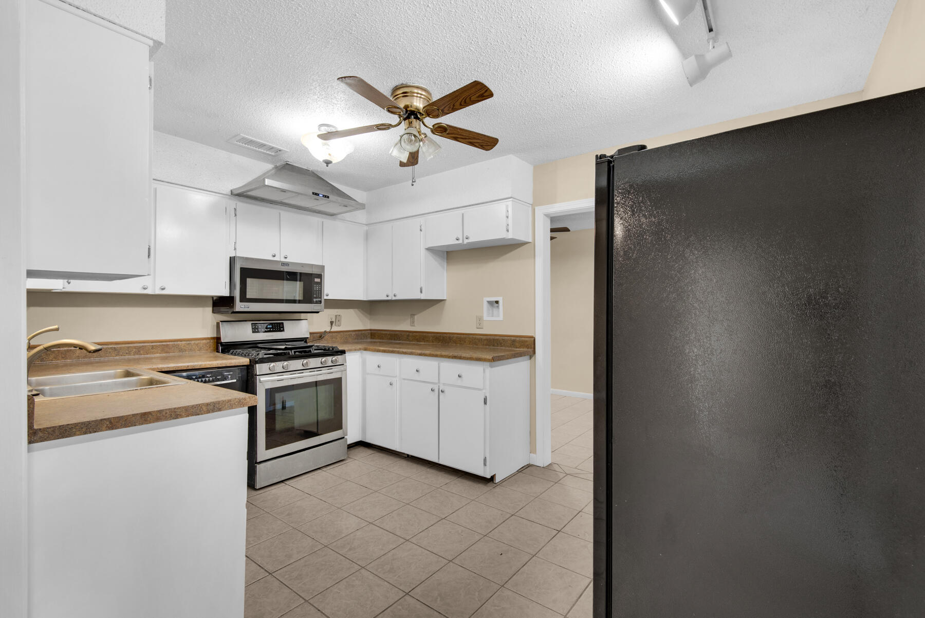 TANGLEWOOD SD - Residential Lease