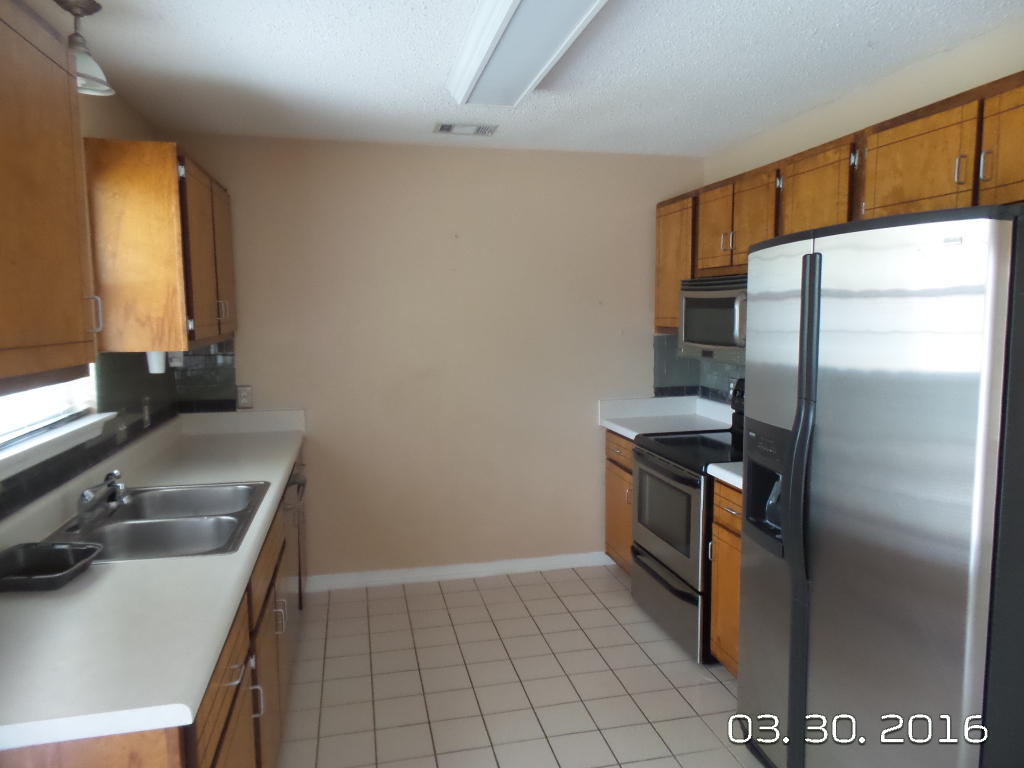 PINNACLE POINT - Residential Lease