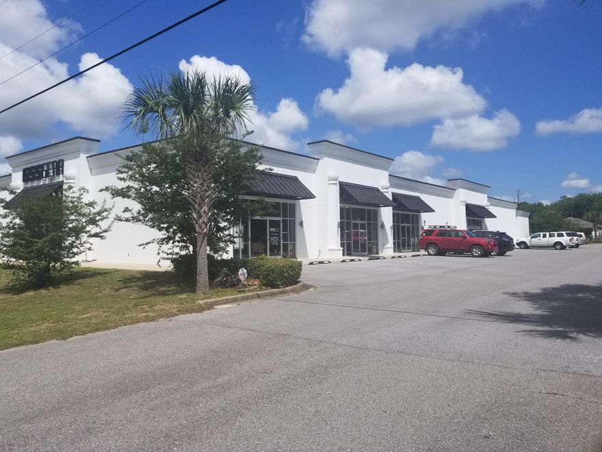 Retail/ office building that is centrally located between Eglin and Hurlburt Air Force bases and is in very close proximity to Okaloosa County Court House, Okaloosa County Water Department, FWB Golf Course, FWB Medical Center, and the Fairgrounds. Unit #2 is 2,500 sqft of open space with two restrooms and a good size storage/ office area in the back. The landlord is willing to do a buildout for the right tenant. Water, sewer, garbage, and outside maintenance are included in the lease rate.
