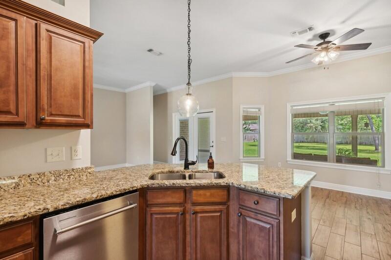 HOLLEY BY THE SEA - Residential
