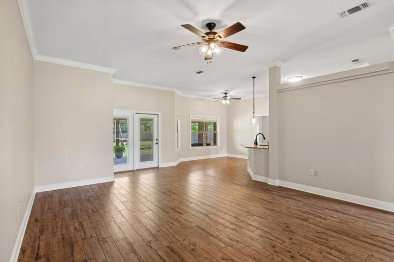 HOLLEY BY THE SEA - Residential