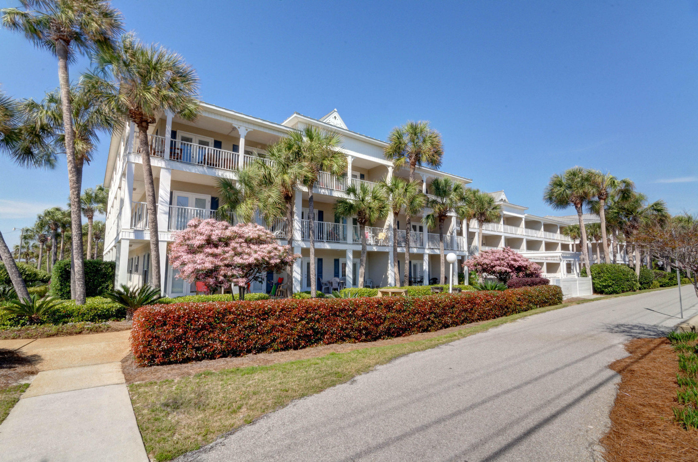 Best opportunity in Destin under $200K!!! Fantastic gulf views from this third story condo. One bedroom with hallway bunks. Tastefully decorated, fully furnished and rental ready. Perfect for an investment property or your home at the beach. Enjoy the heated pool and hot tub or the beach directly across the street. Conveniently located to dining, shopping, movie theaters and so much more! Amazing rental potential - projection at $23,500!