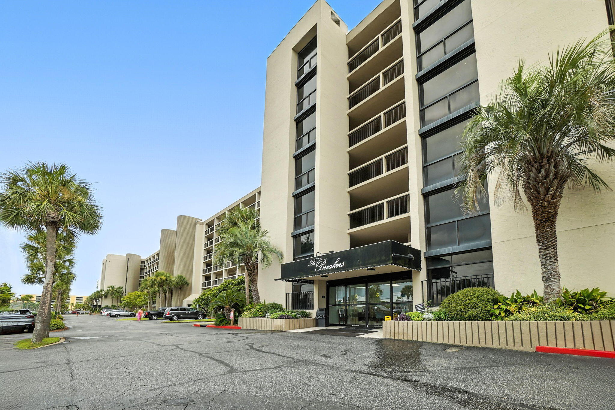 381 Santa Rosa Boulevard W709