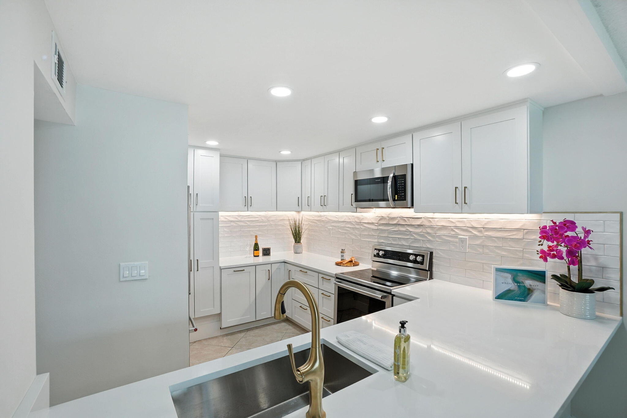 BREAKERS OF FWB PH 1 - Residential