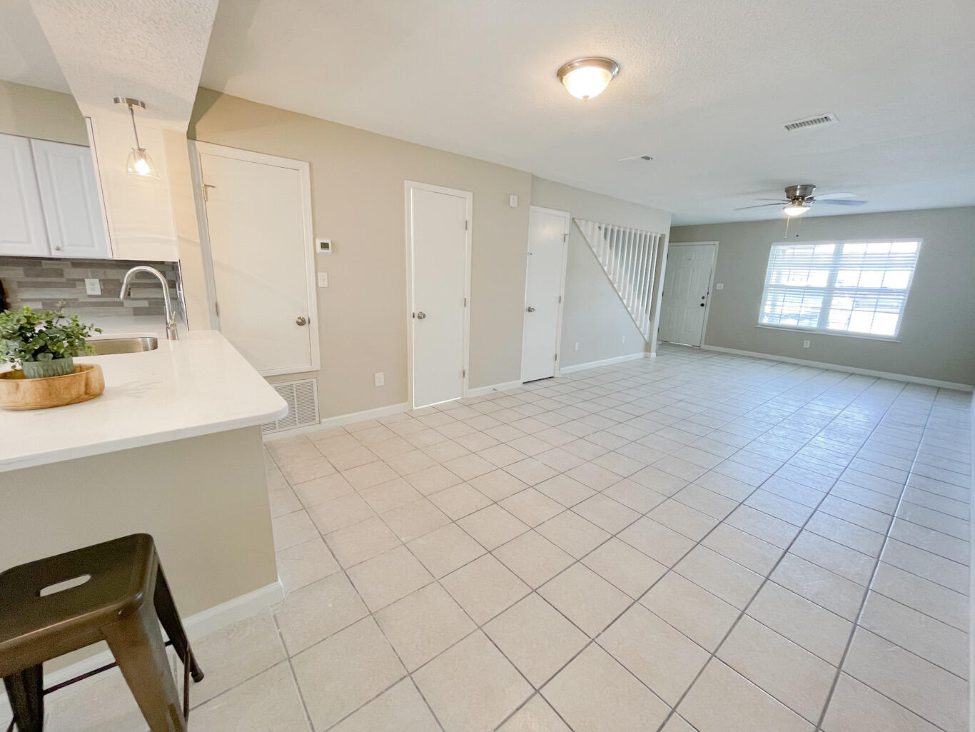 MIKSTAKEL - Residential Lease