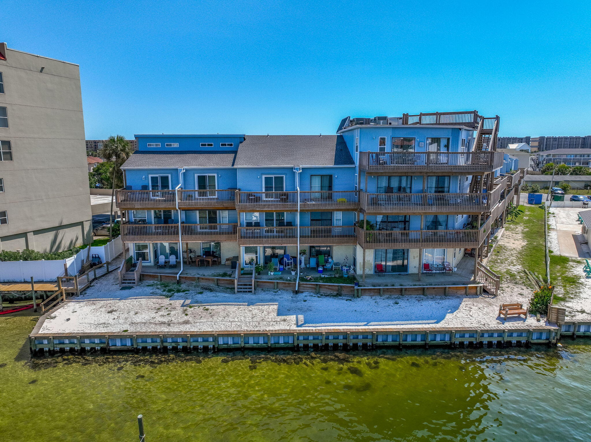 COMMODORES LANDING - Residential
