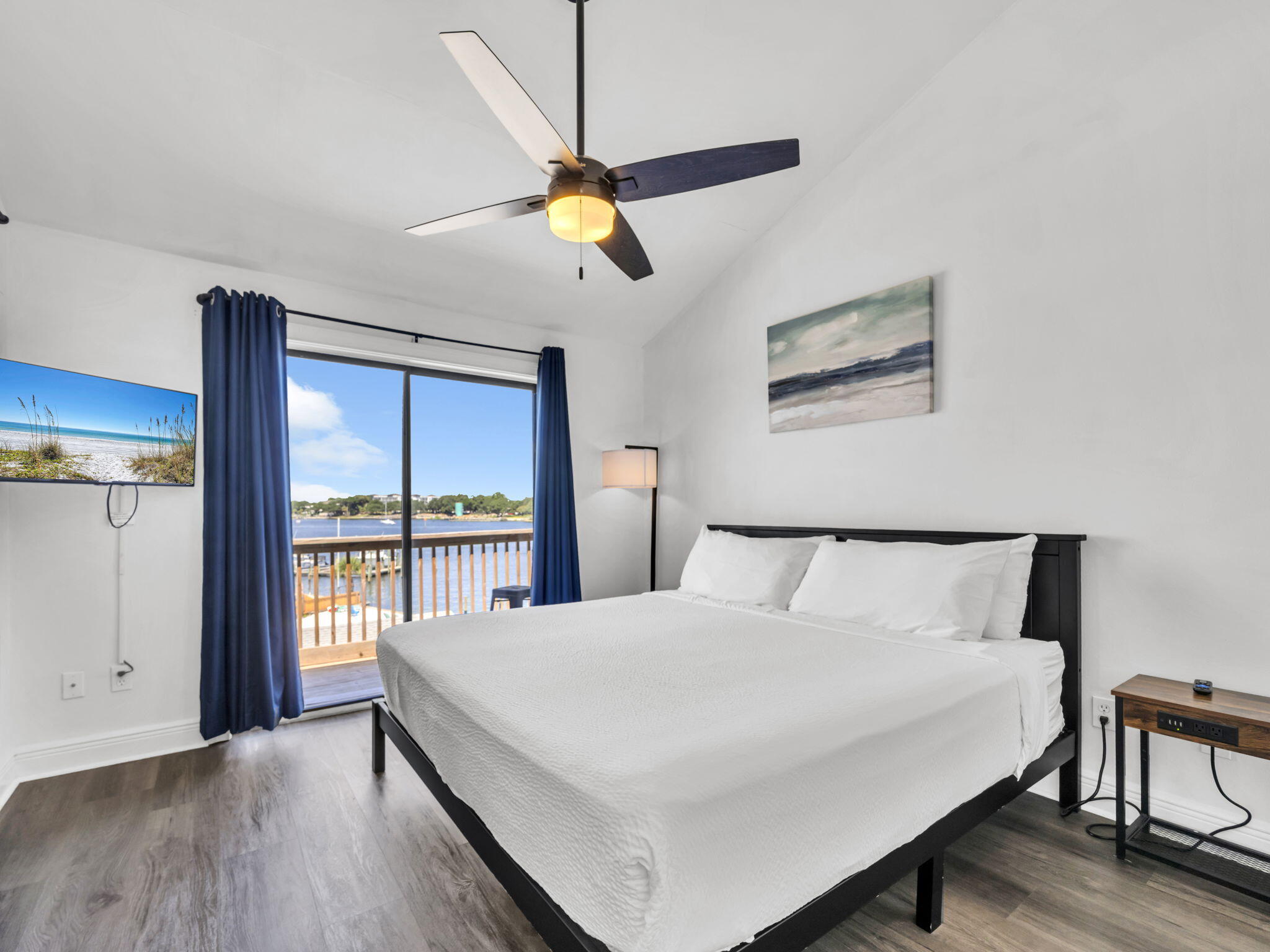 COMMODORES LANDING - Residential