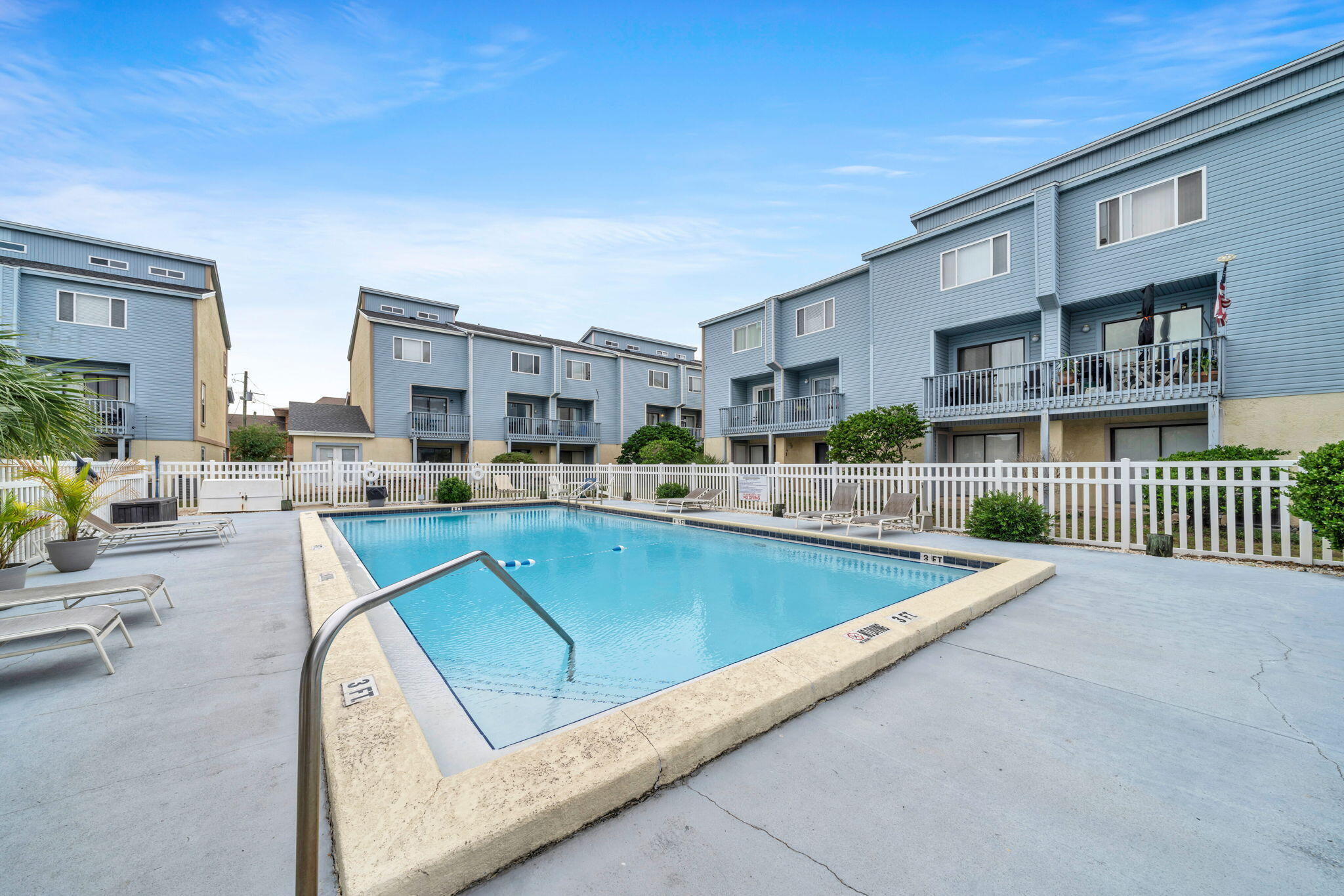 COMMODORES LANDING - Residential