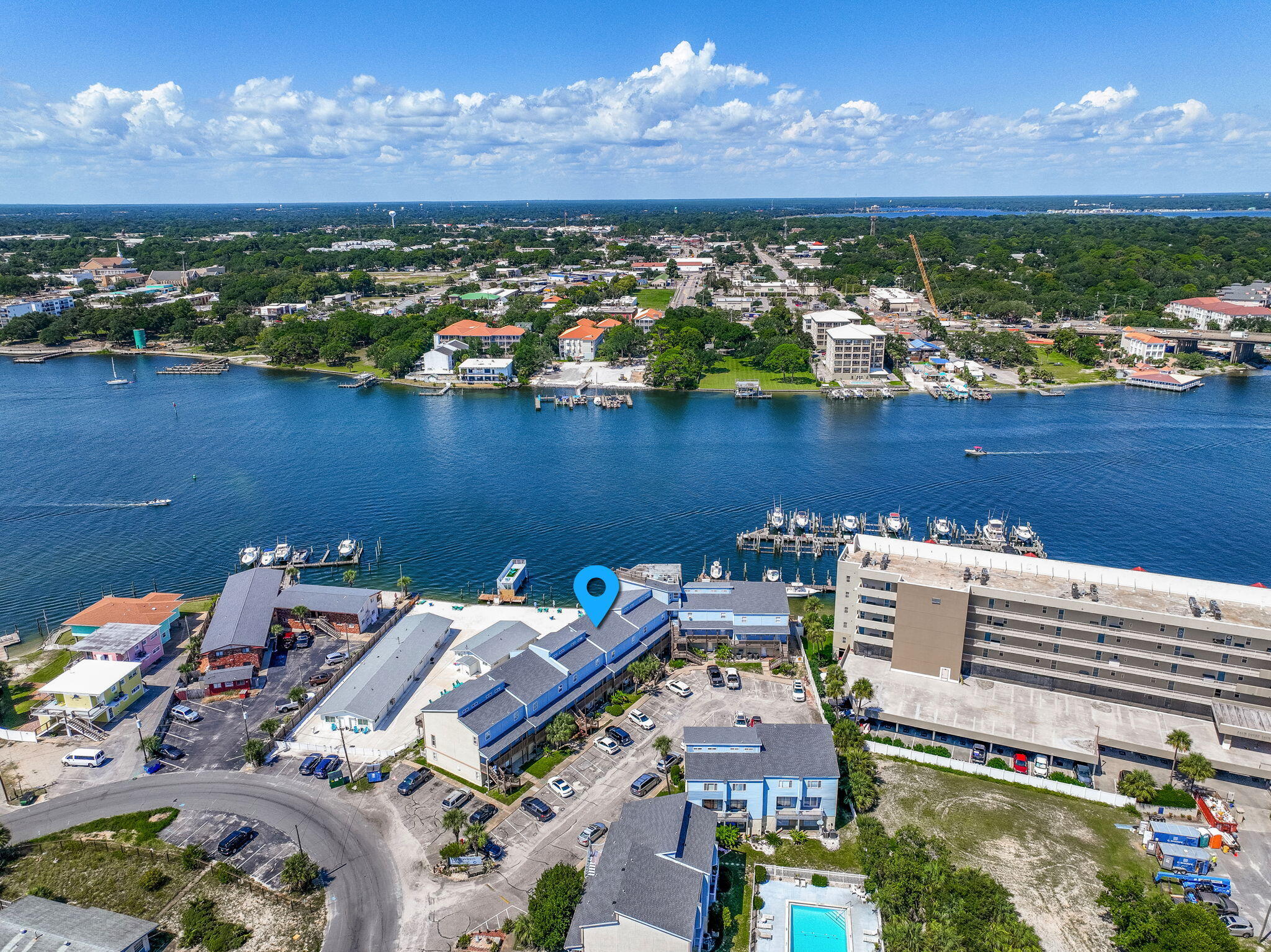COMMODORES LANDING - Residential