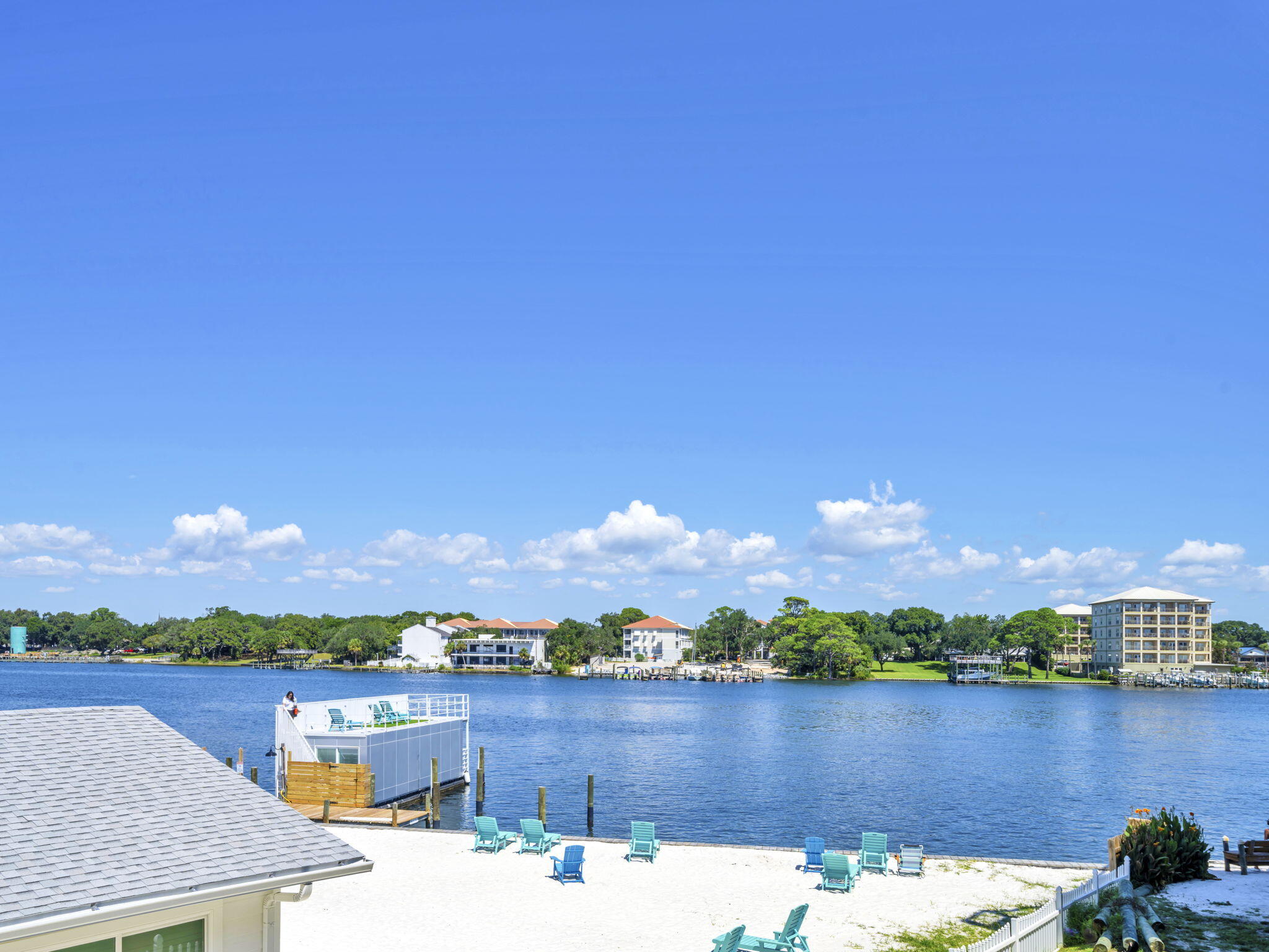 COMMODORES LANDING - Residential