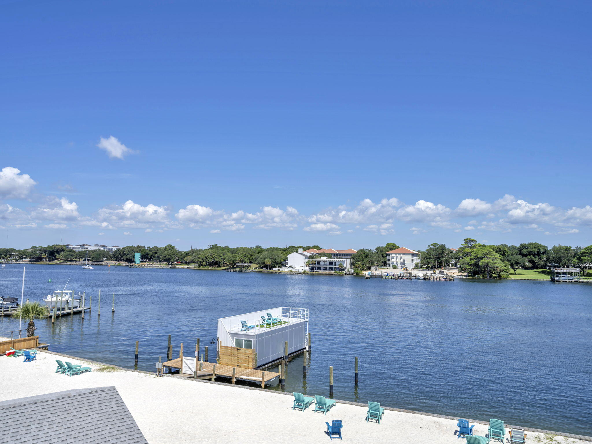 COMMODORES LANDING - Residential