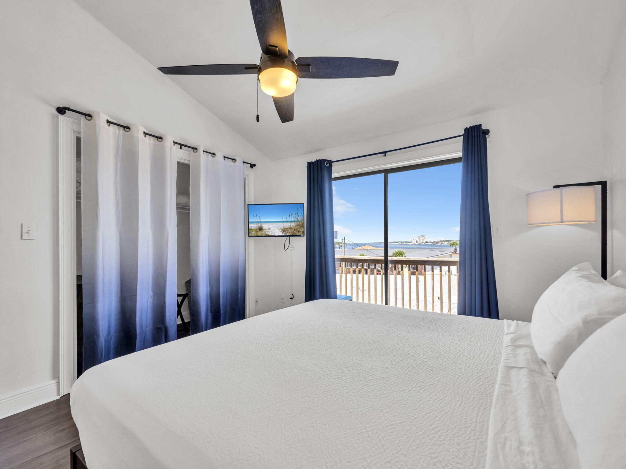 COMMODORES LANDING - Residential