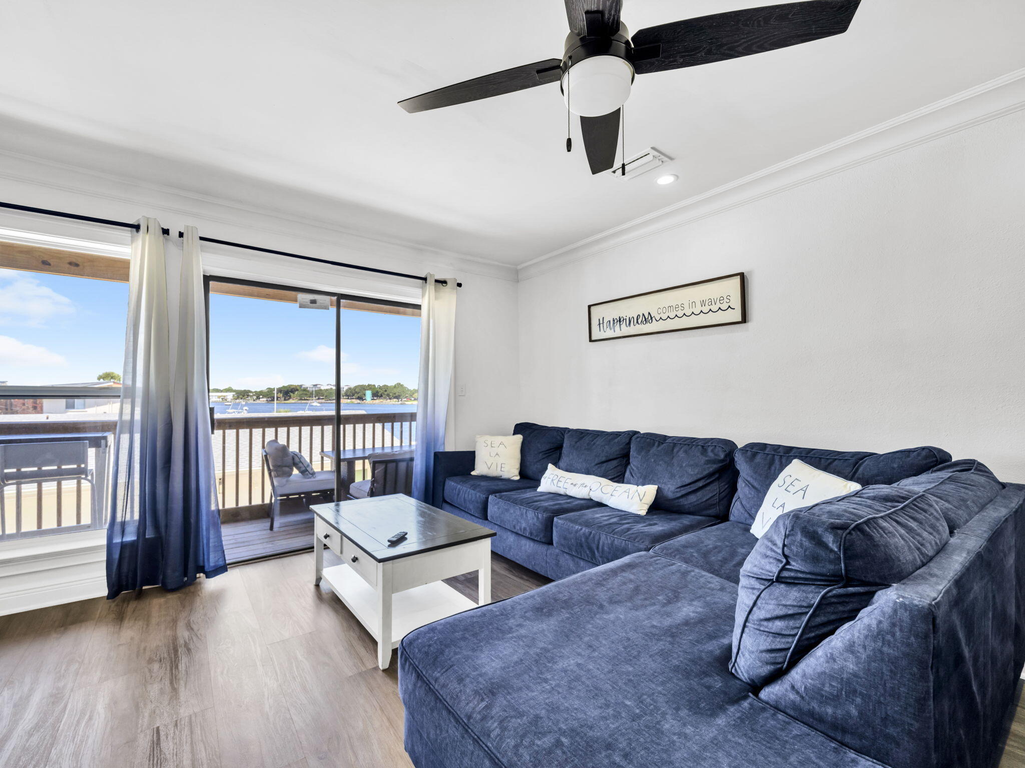 COMMODORES LANDING - Residential