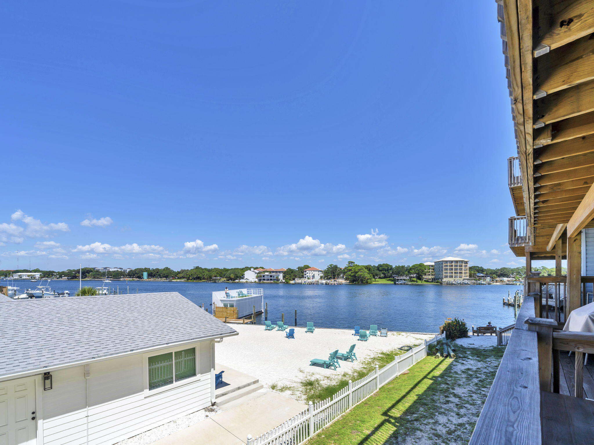 COMMODORES LANDING - Residential
