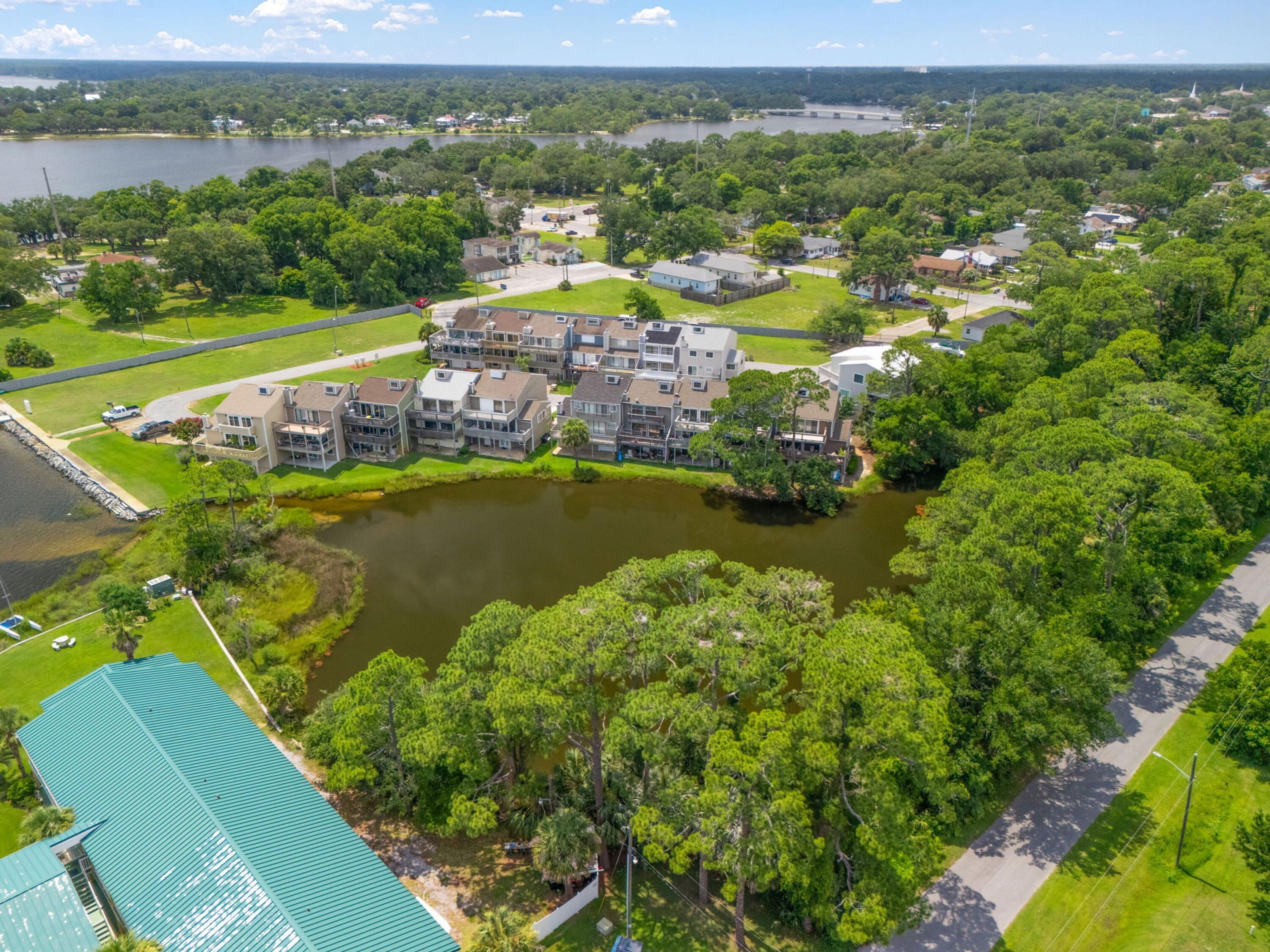 SPINNAKER COVE - Land