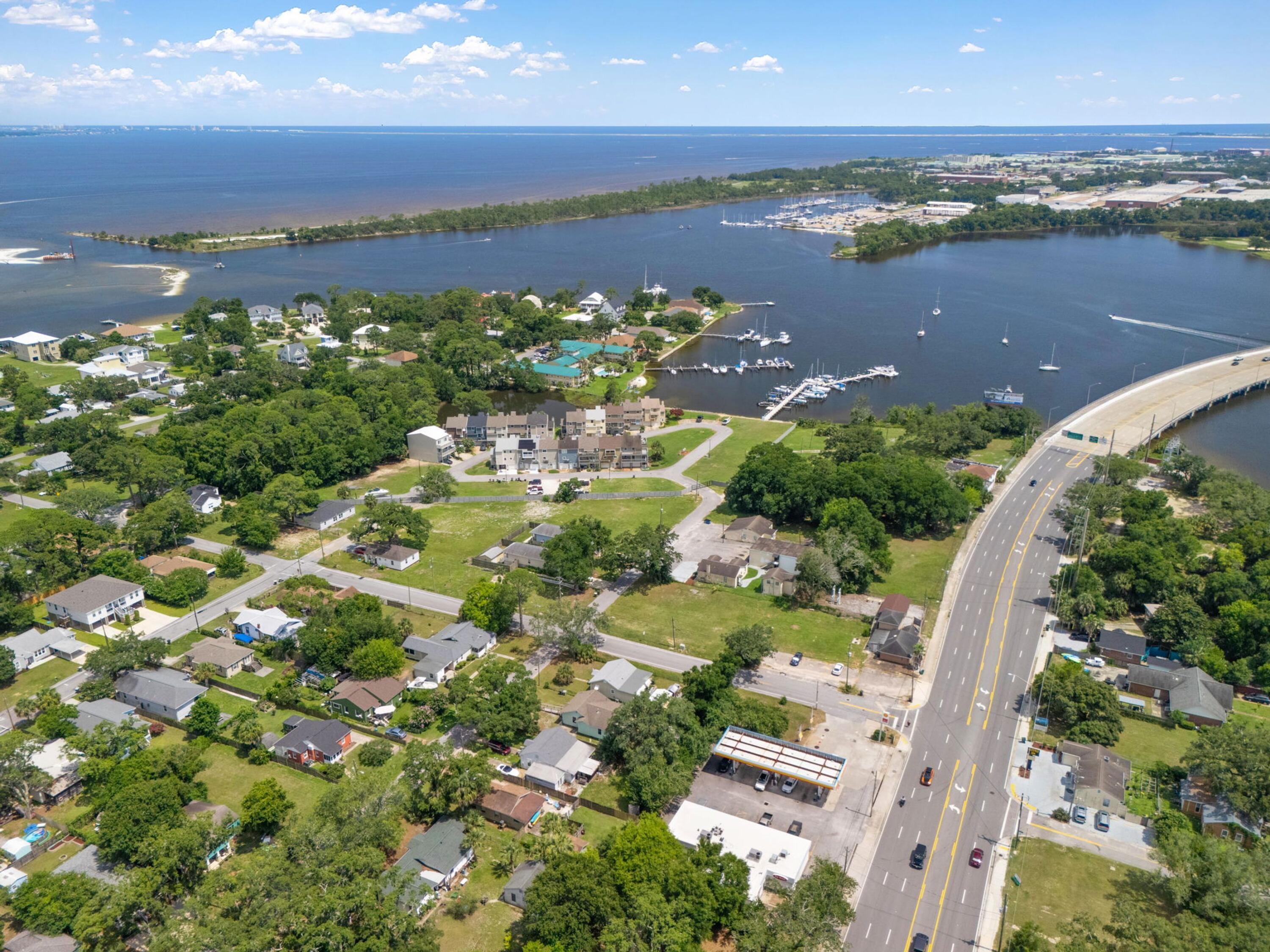 SPINNAKER COVE - Land